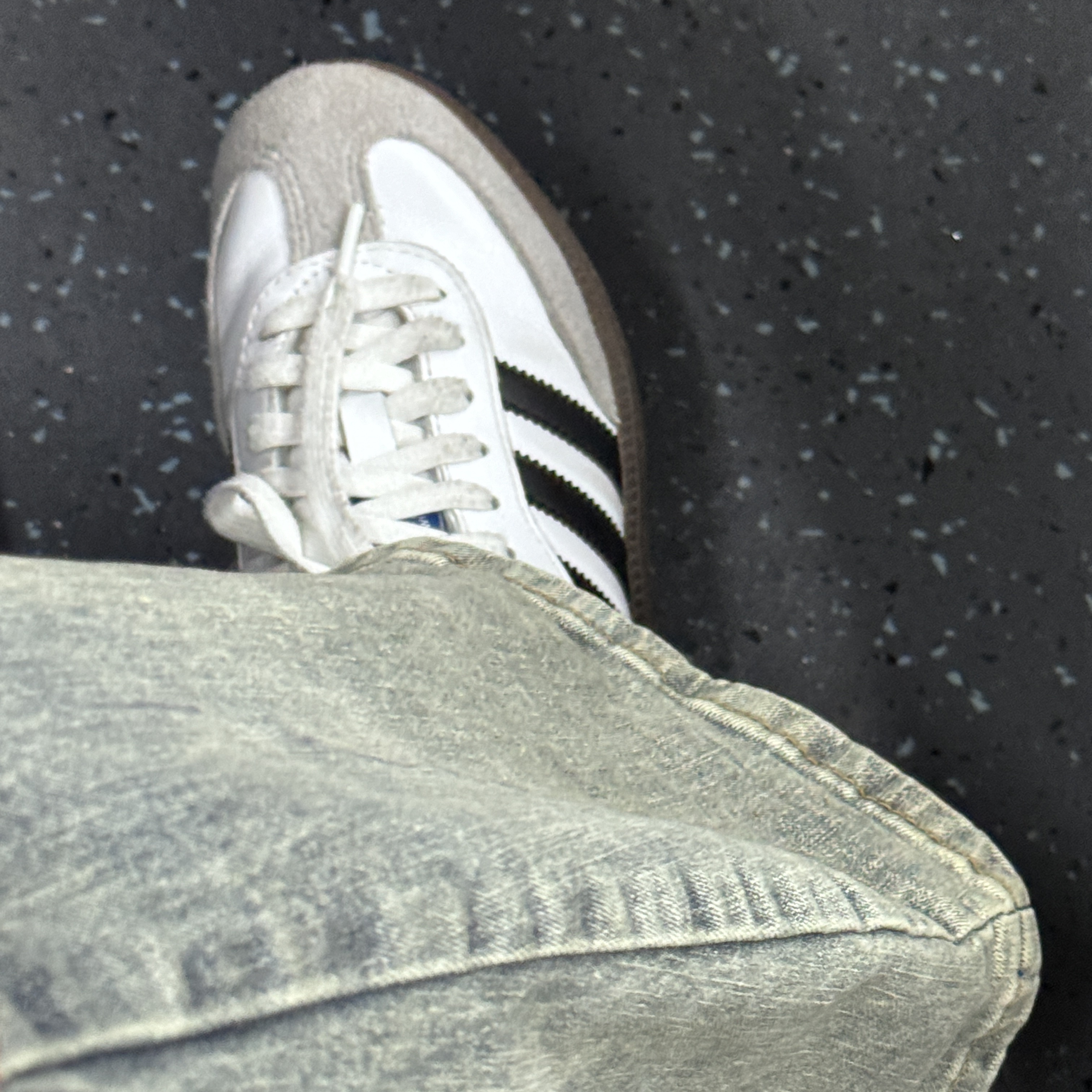 Adidas Samba OG Cloud White 착용 스타일