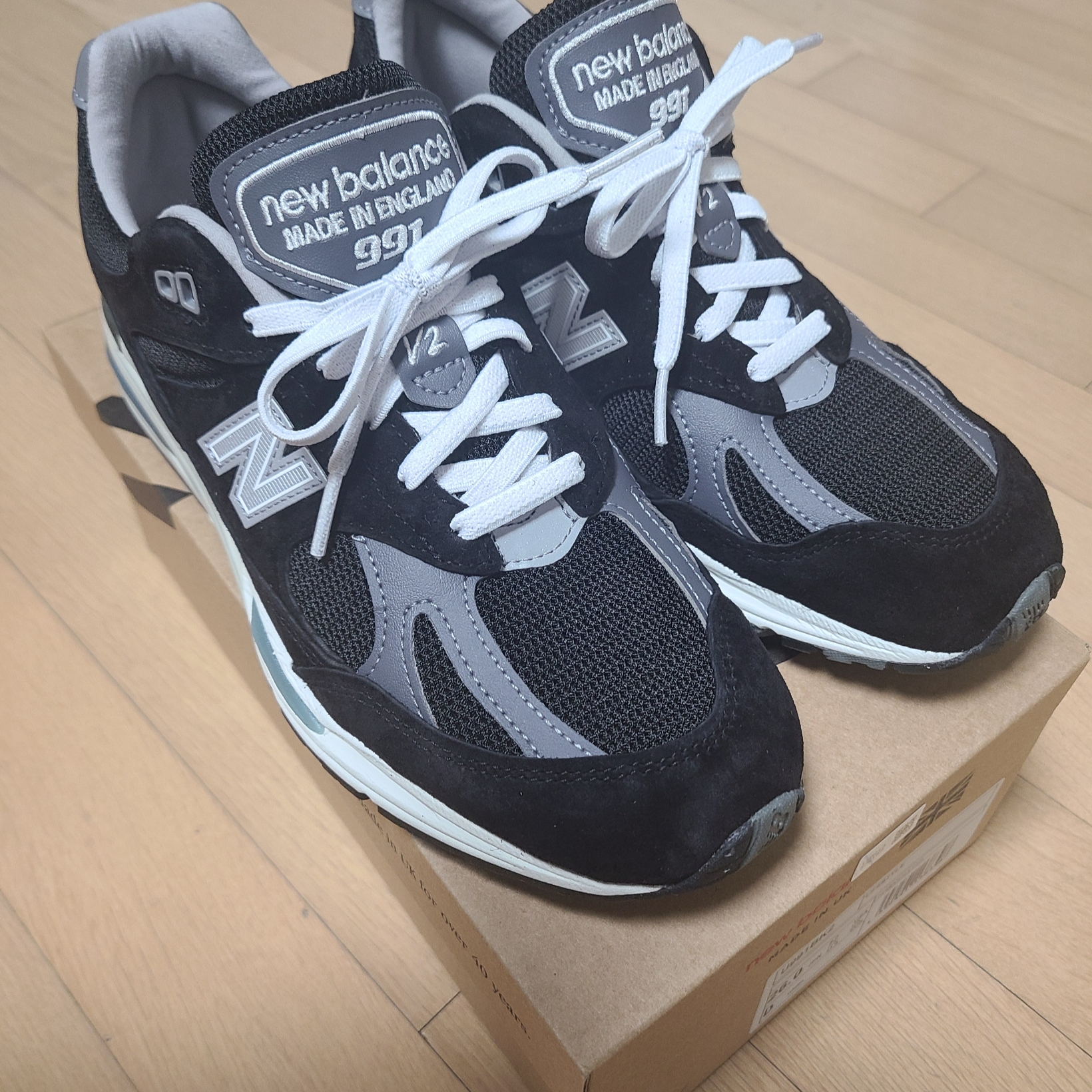 New Balance 991v2 Made in UK Black 착용 스타일 - 1