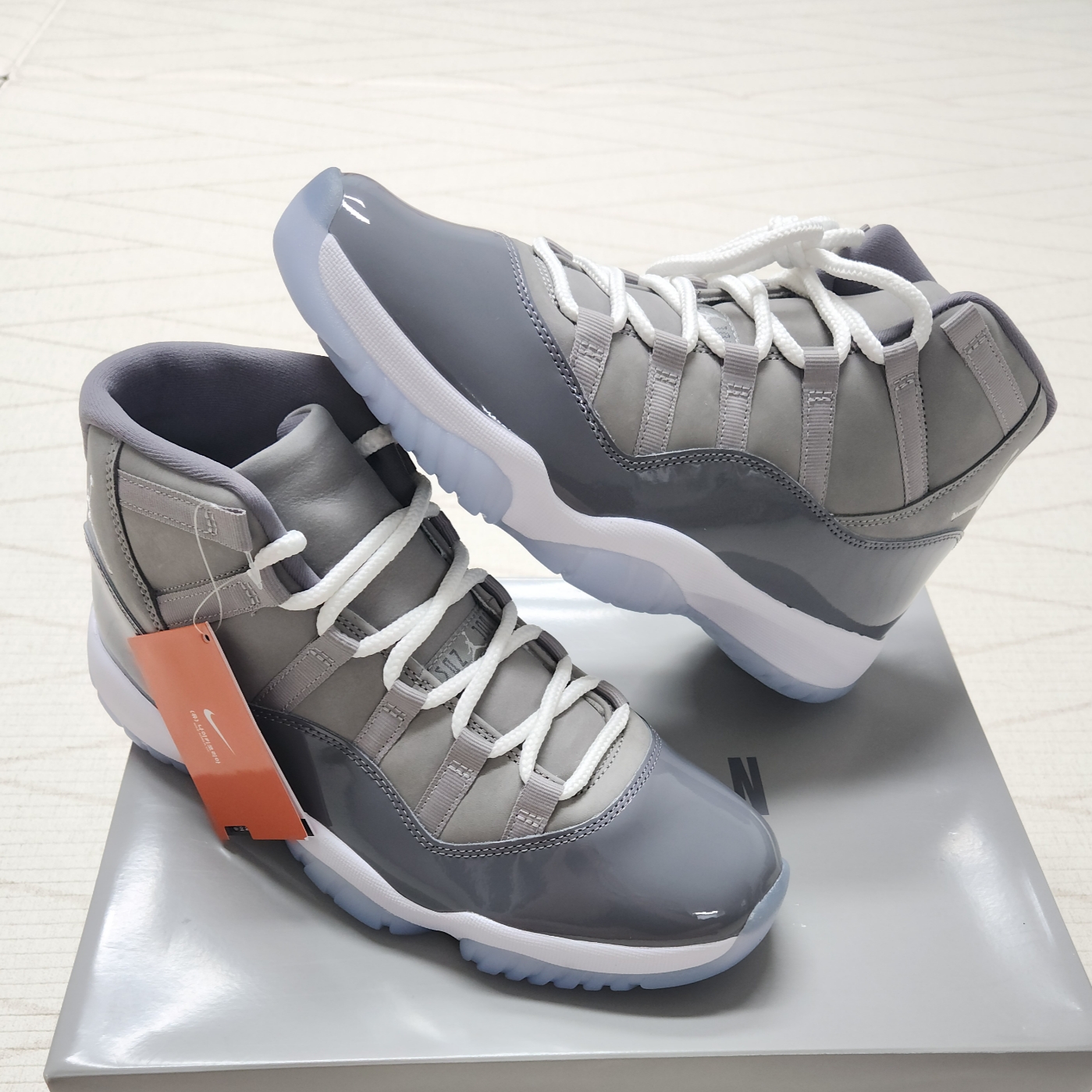 Jordan 11 Retro Cool Grey 2021 착용 스타일 - 3