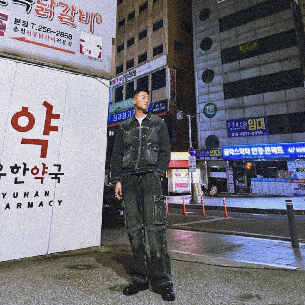 True Religion x Fetch Denim Jacket Black, True Religion x Fetch Denim Separate Cargo Pants Black 착용 스타일 - 2