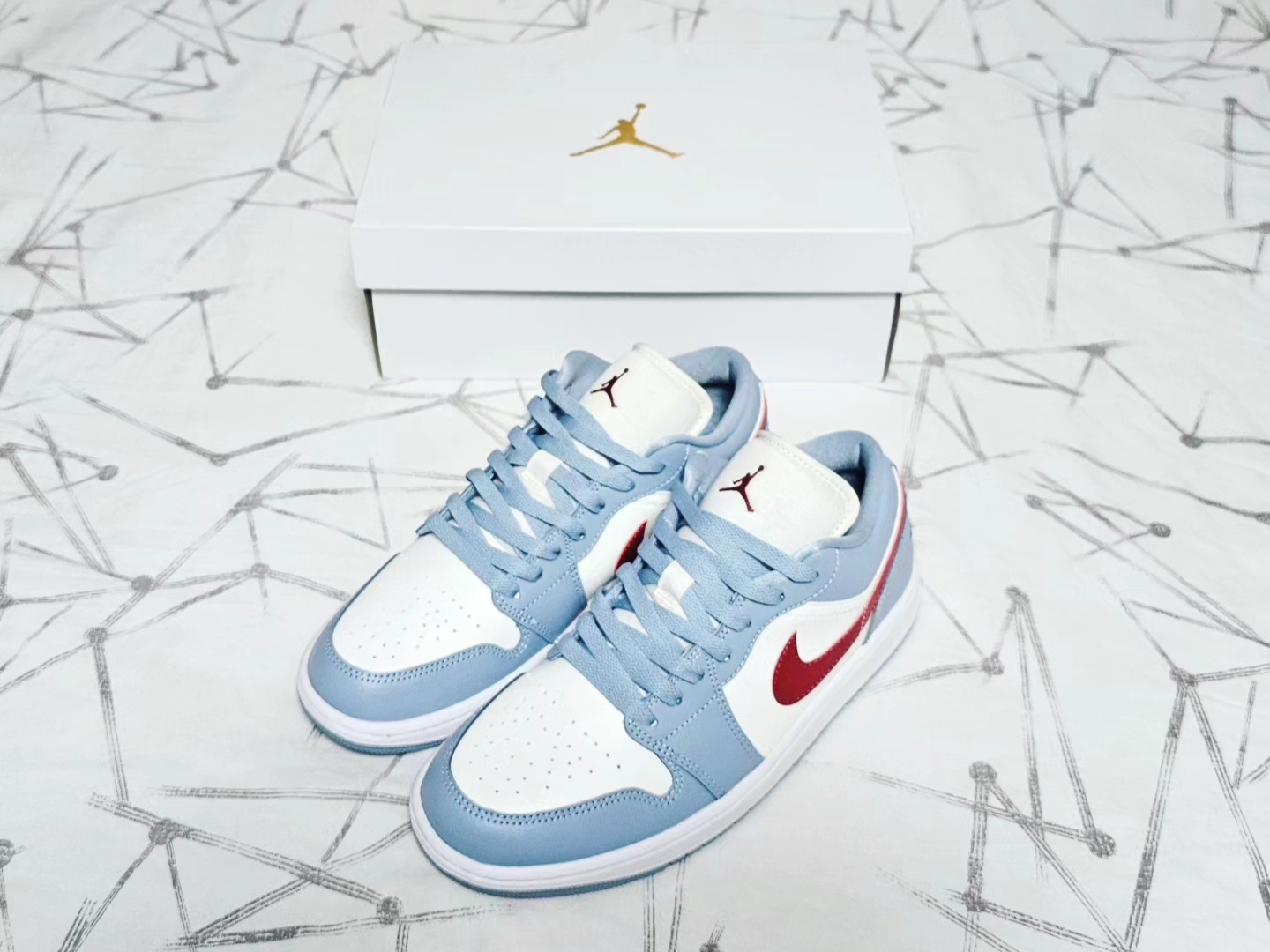 (W) Jordan 1 Low Dune Red Blue Grey 착용 스타일 - 1
