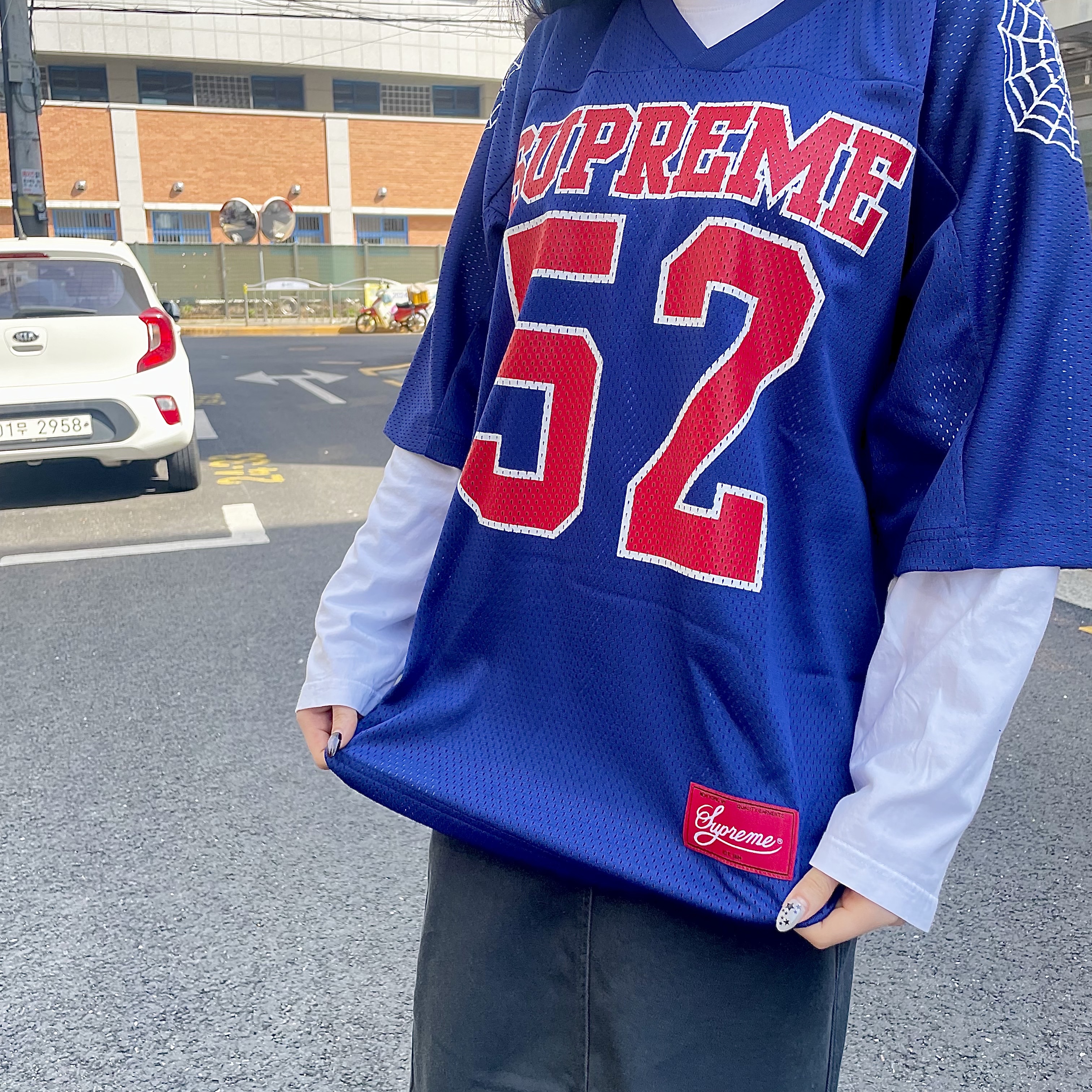 Supreme Spiderweb Football Jersey Navy - 24SS 착용 스타일 - 1