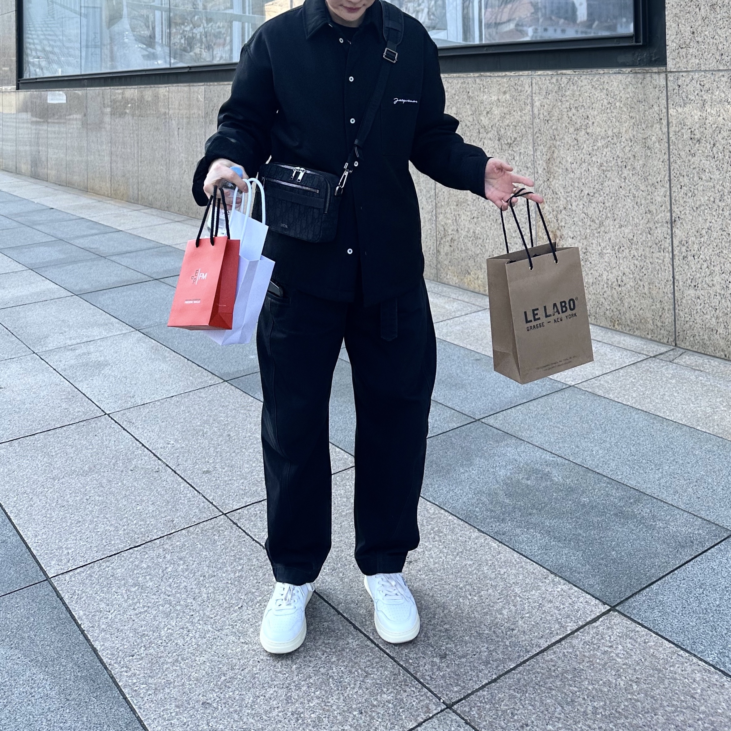 Autry Medalist Low Leather Sneakers White Black, Lemaire Twisted Belted Pants Denim Black 착용 스타일