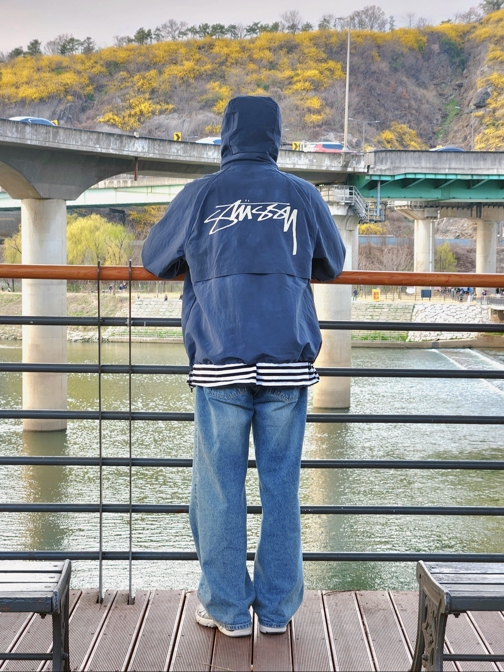 Stussy Wave Dye Beach Shell Jacket Navy, New Balance 530 Steel Grey 착용 스타일 - 1