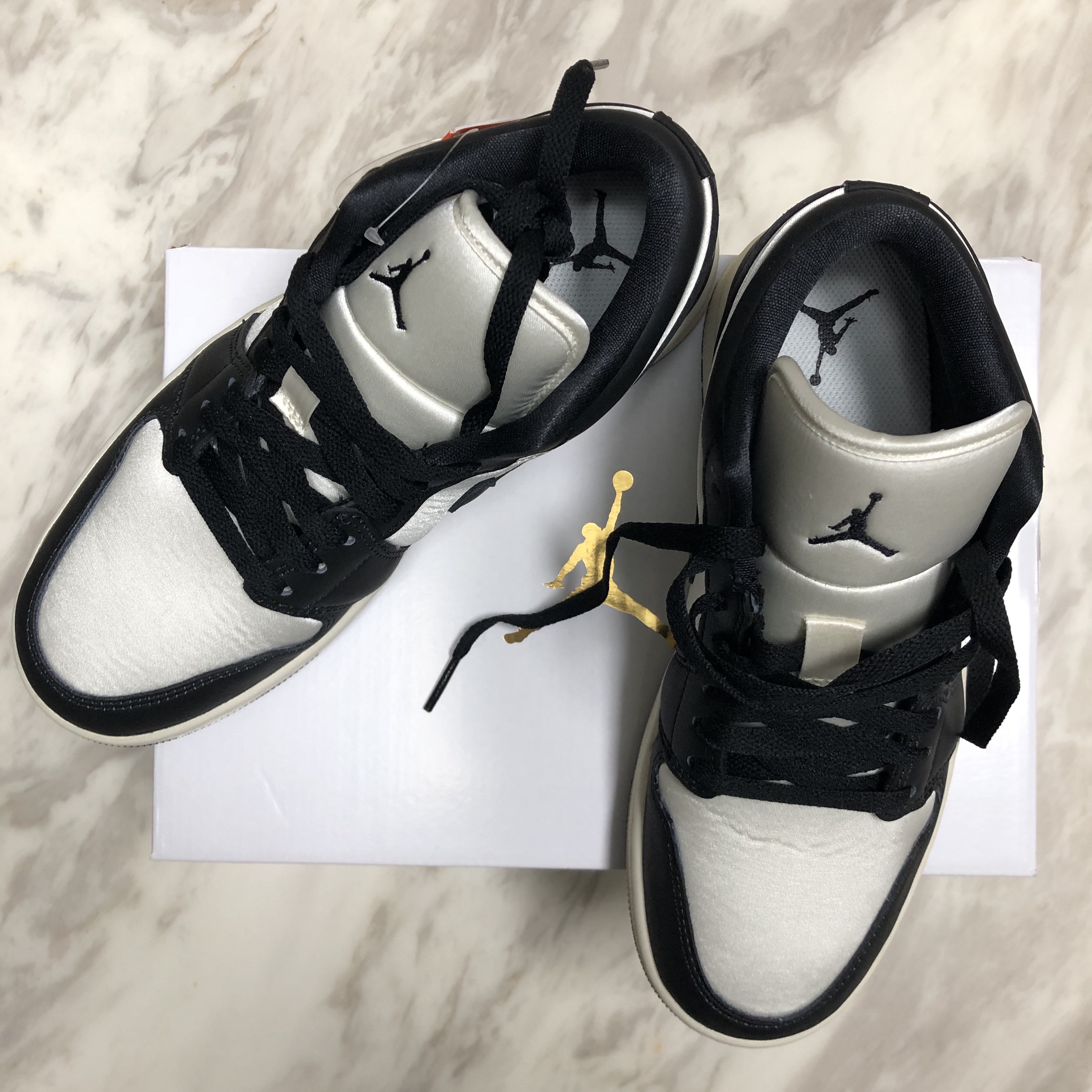(W) Jordan 1 Low SE Sail Black 착용 스타일 - 1