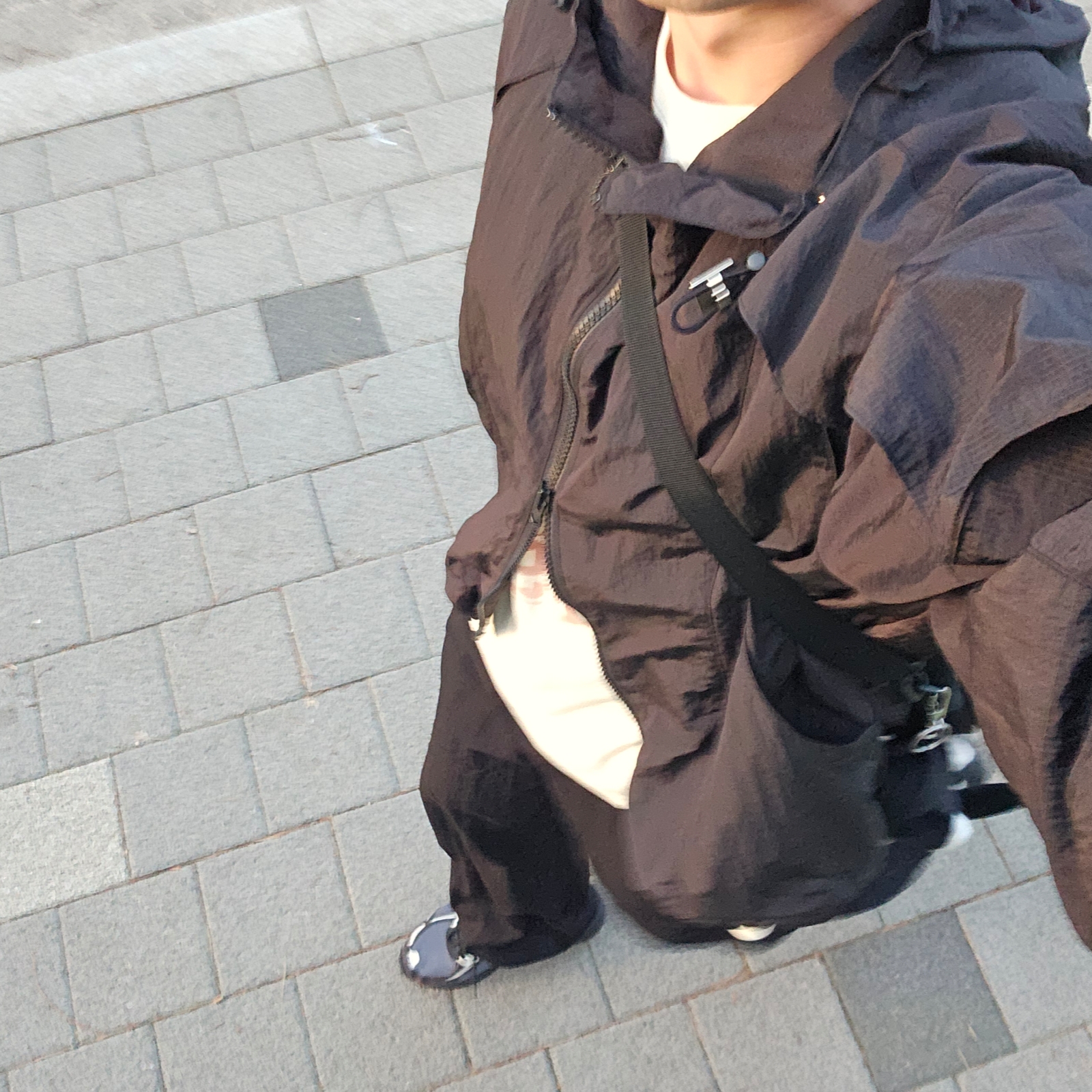 Asics Gel-Venture 6 Carrier Grey, Carhartt WIP Essentials Bag Black 착용 스타일 - 1
