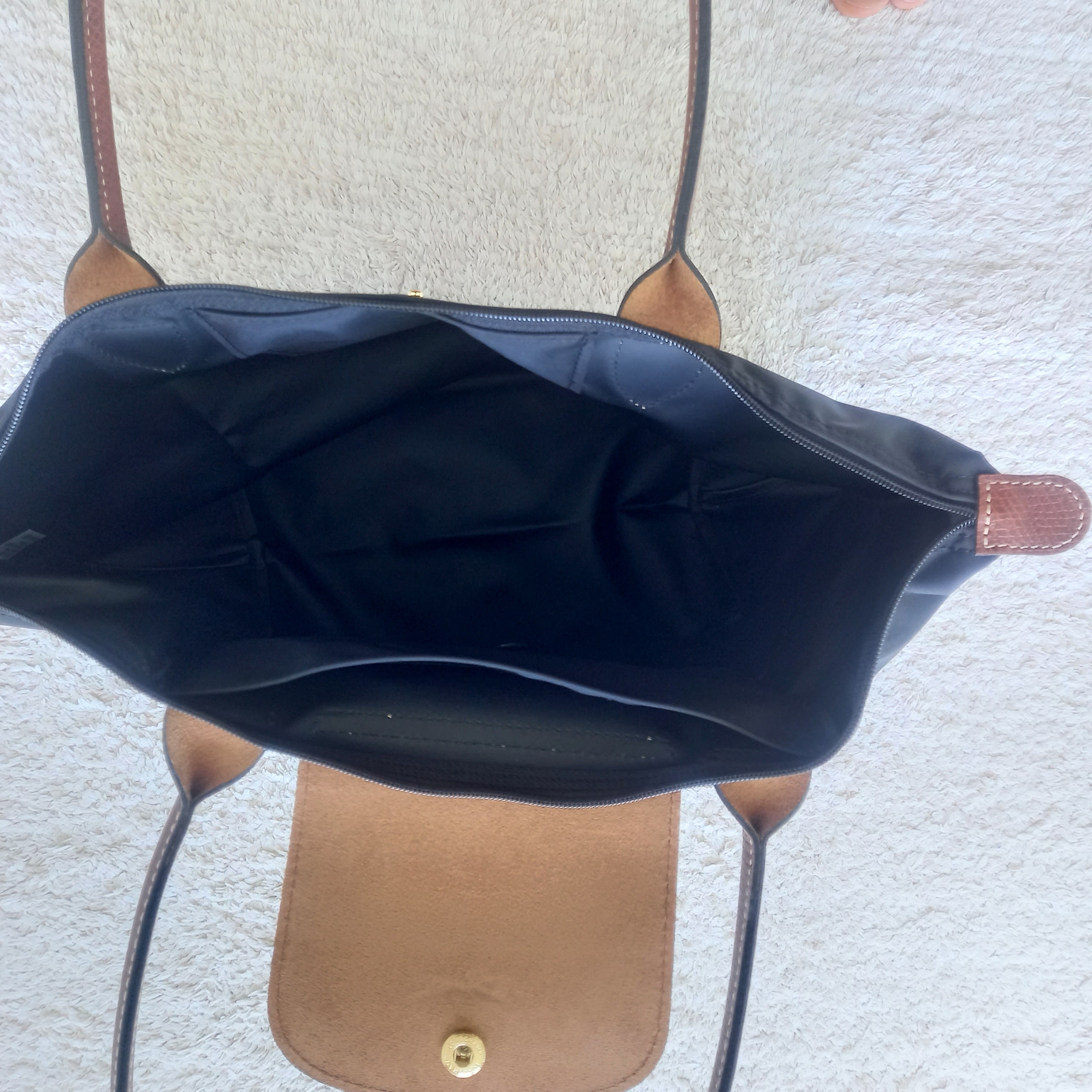 Longchamp Le Pliage Original Tote Bag M Black 착용 스타일 - 5