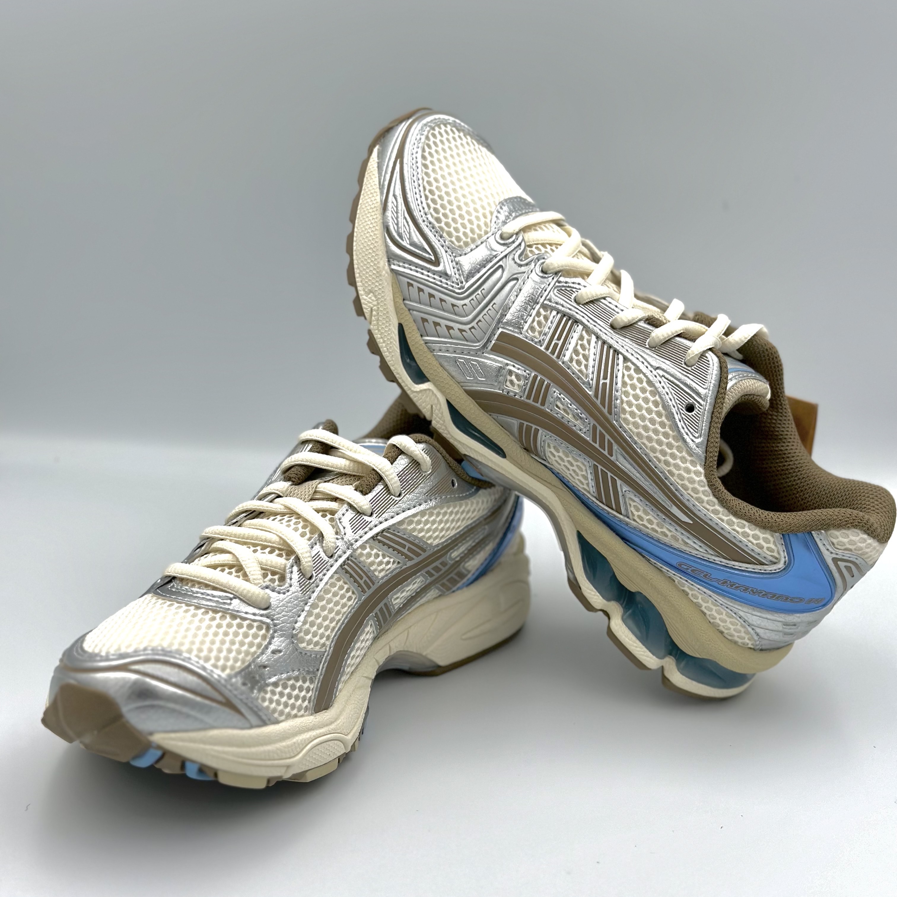 (W) Asics Gel-Kayano 14 Cream Pepper 착용 스타일 - 2