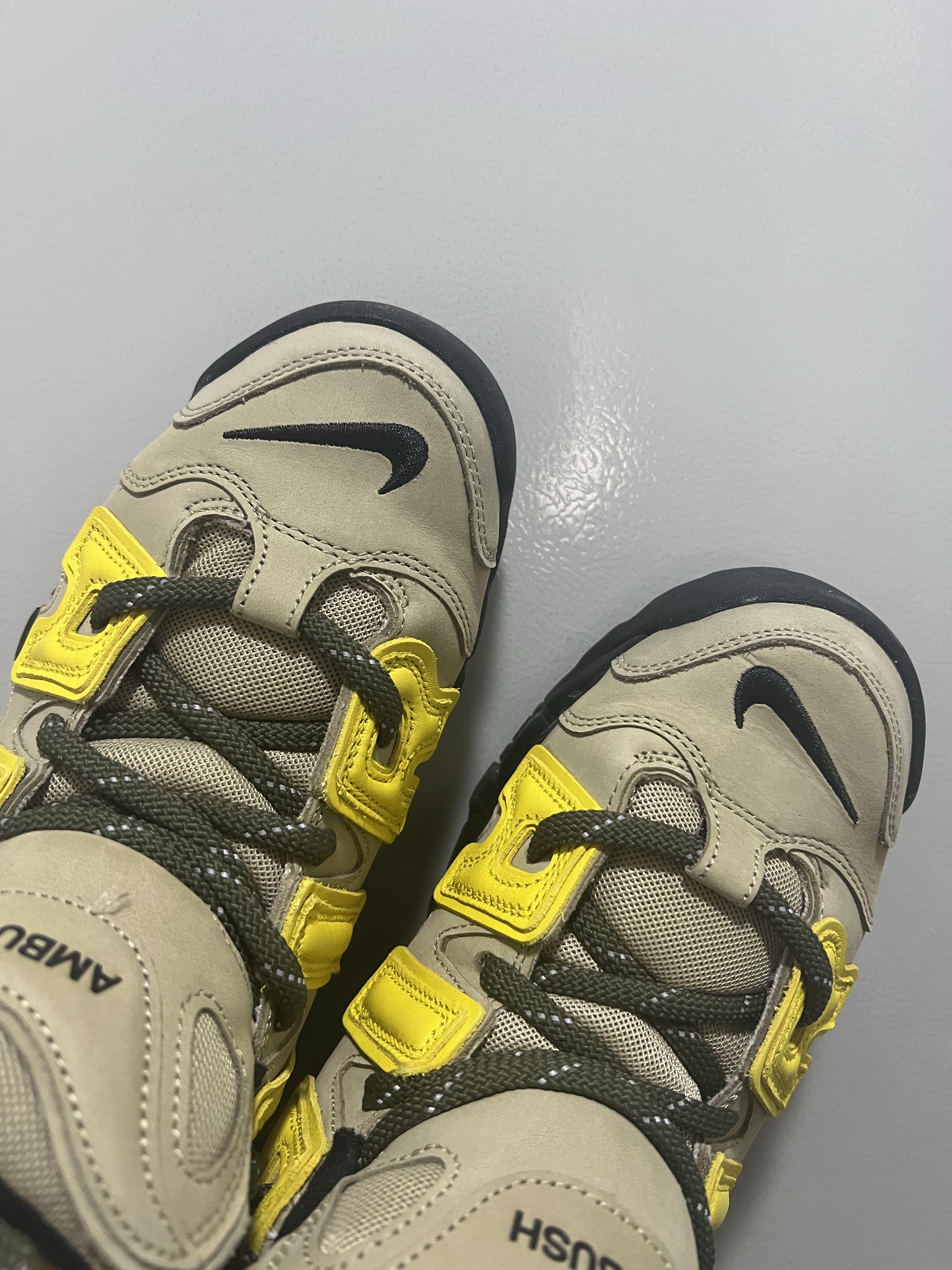 Nike x Ambush Air More Uptempo Low Vivid Sulfur and Limestone 착용 스타일
