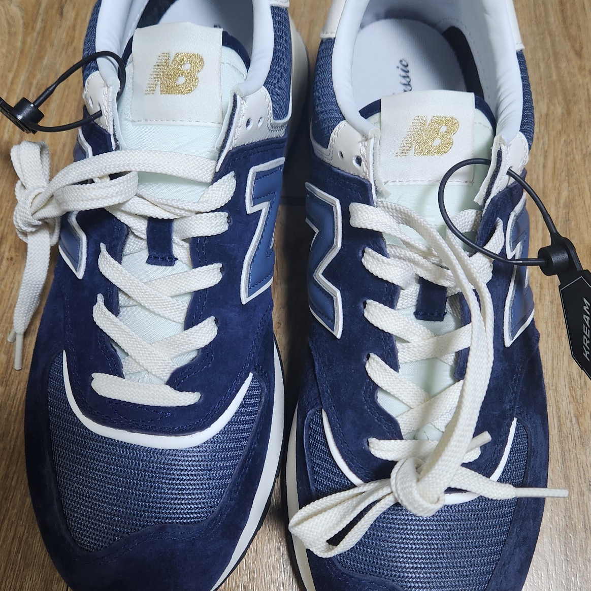 New Balance 574 Legacy Navy 착용 스타일