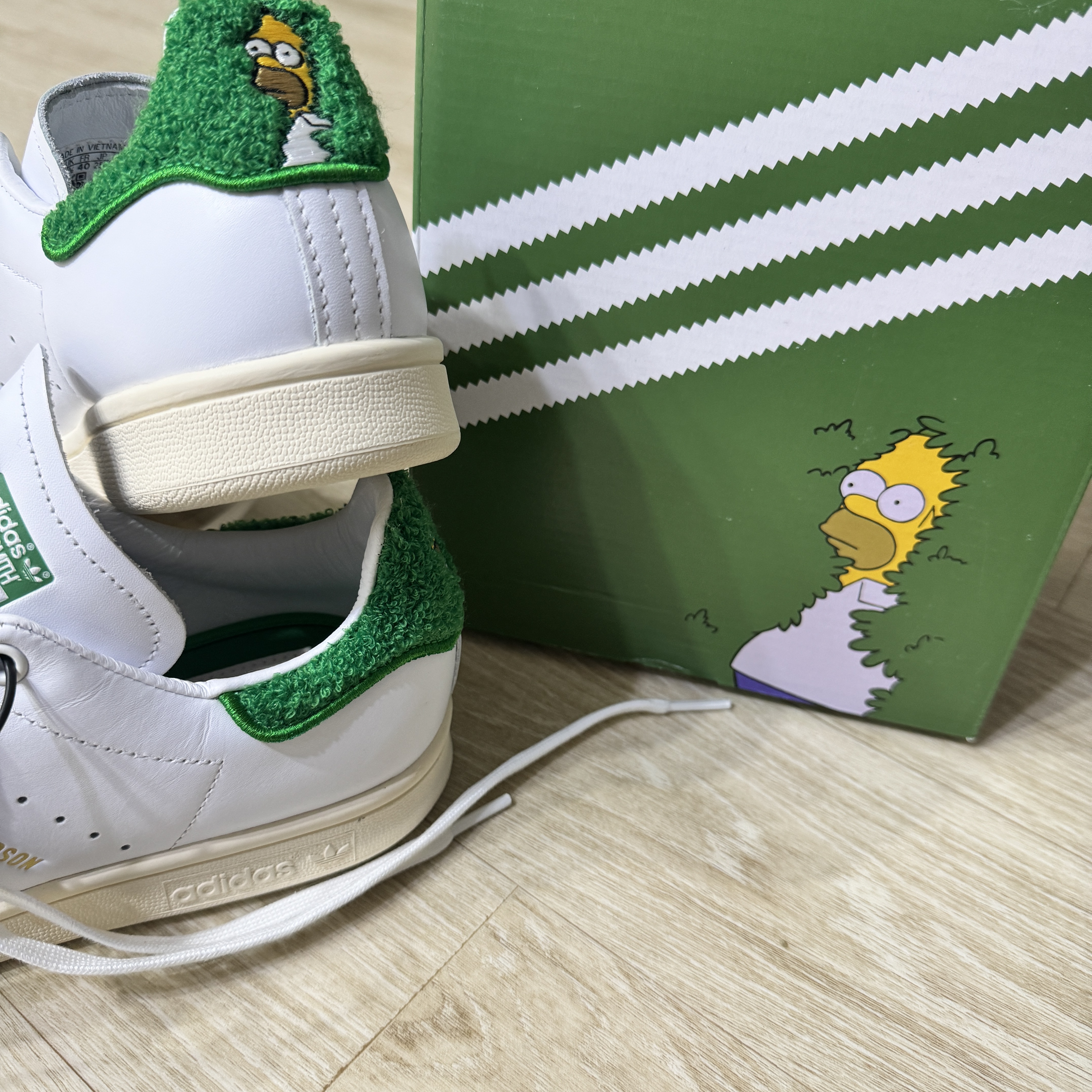 Adidas x The Simpsons Stan Smith Homer Simpson 착용 스타일