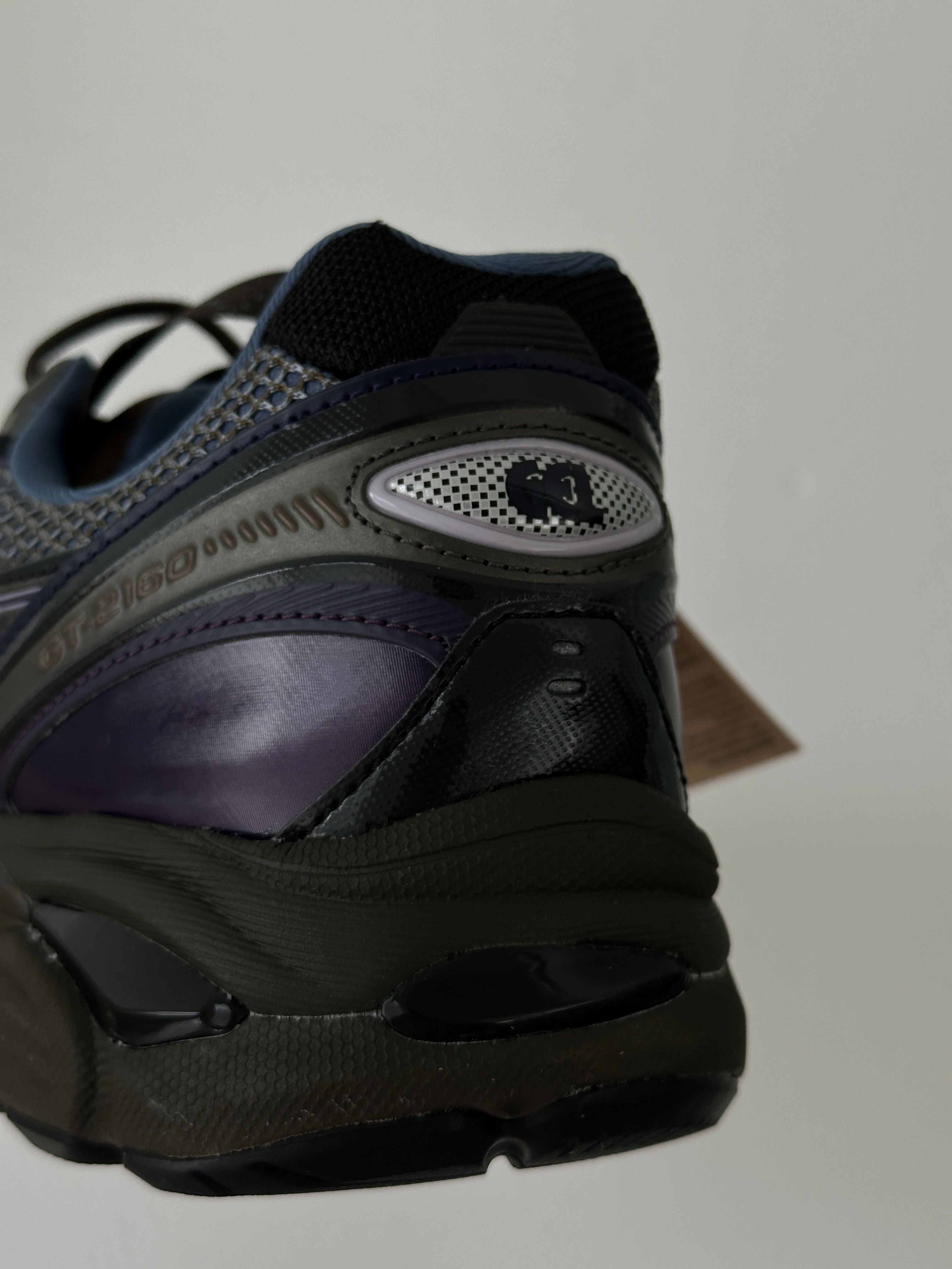 Asics UB6-S GT-2160 Grey Floss Brown Storm 착용 스타일 - 3