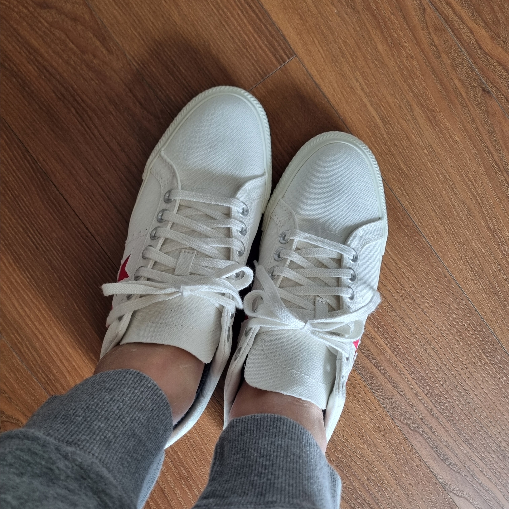 Converse x Play Comme des Garcons One Star Ox Cloud Dancer 착용 스타일 - 2