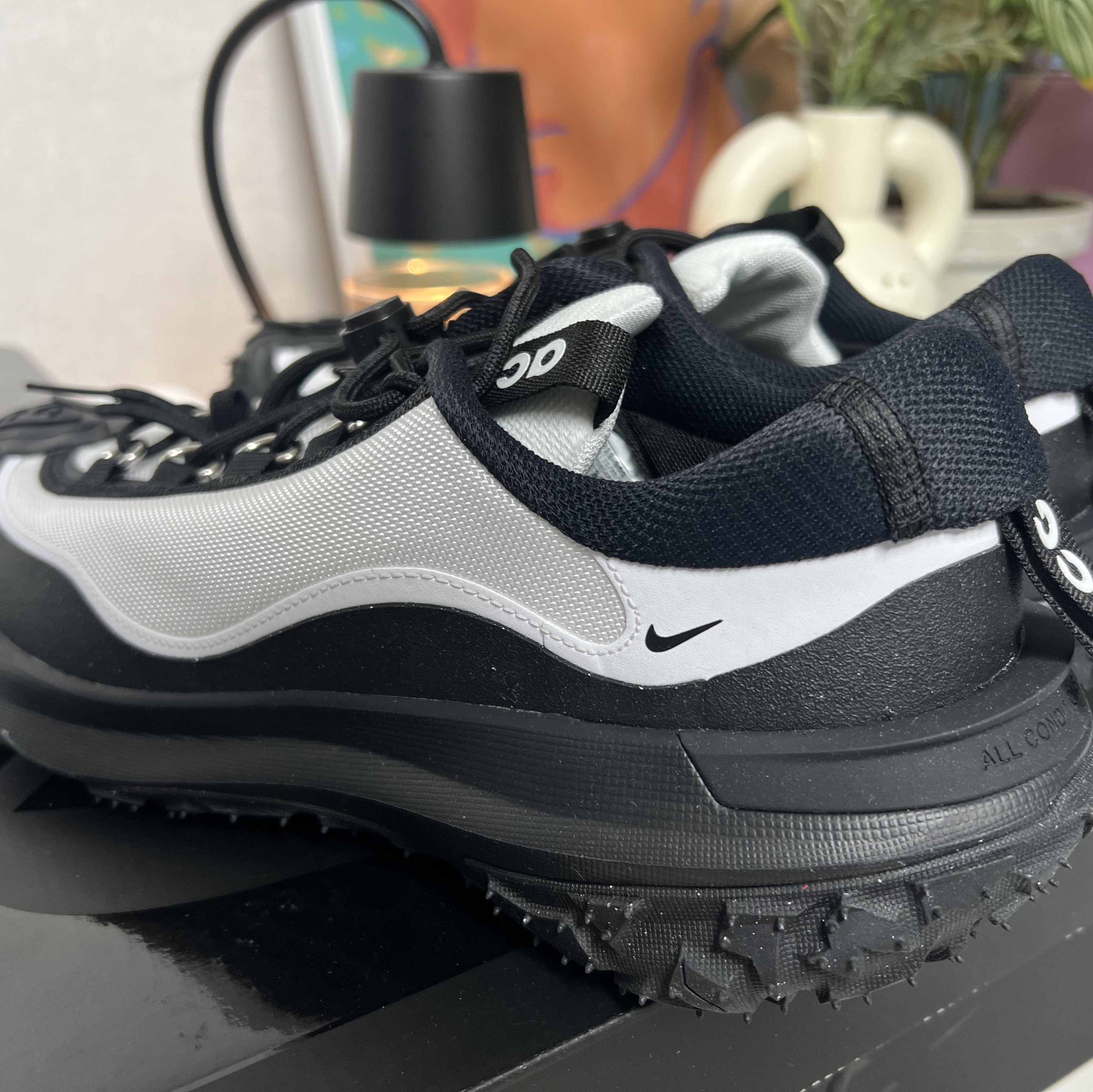 Nike x Comme des Garcons Homme Plus ACG Mountain Fly 2 Low Black White 착용 스타일 - 2
