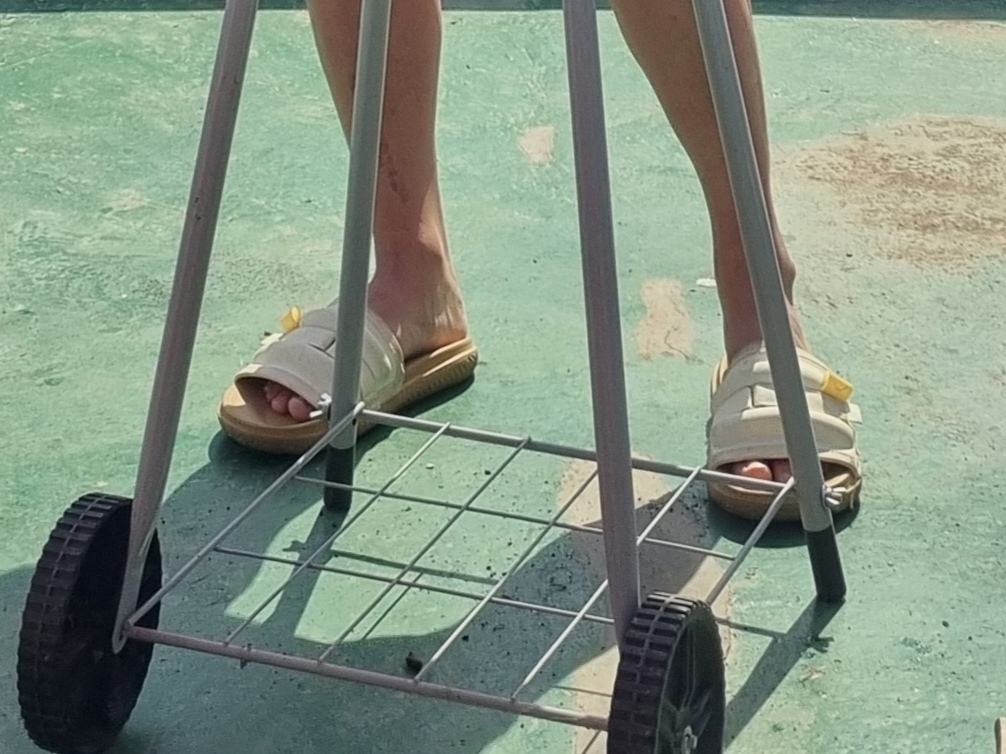 Jordan Super Play Slide Coconut Milk Elemental Gold 착용 스타일
