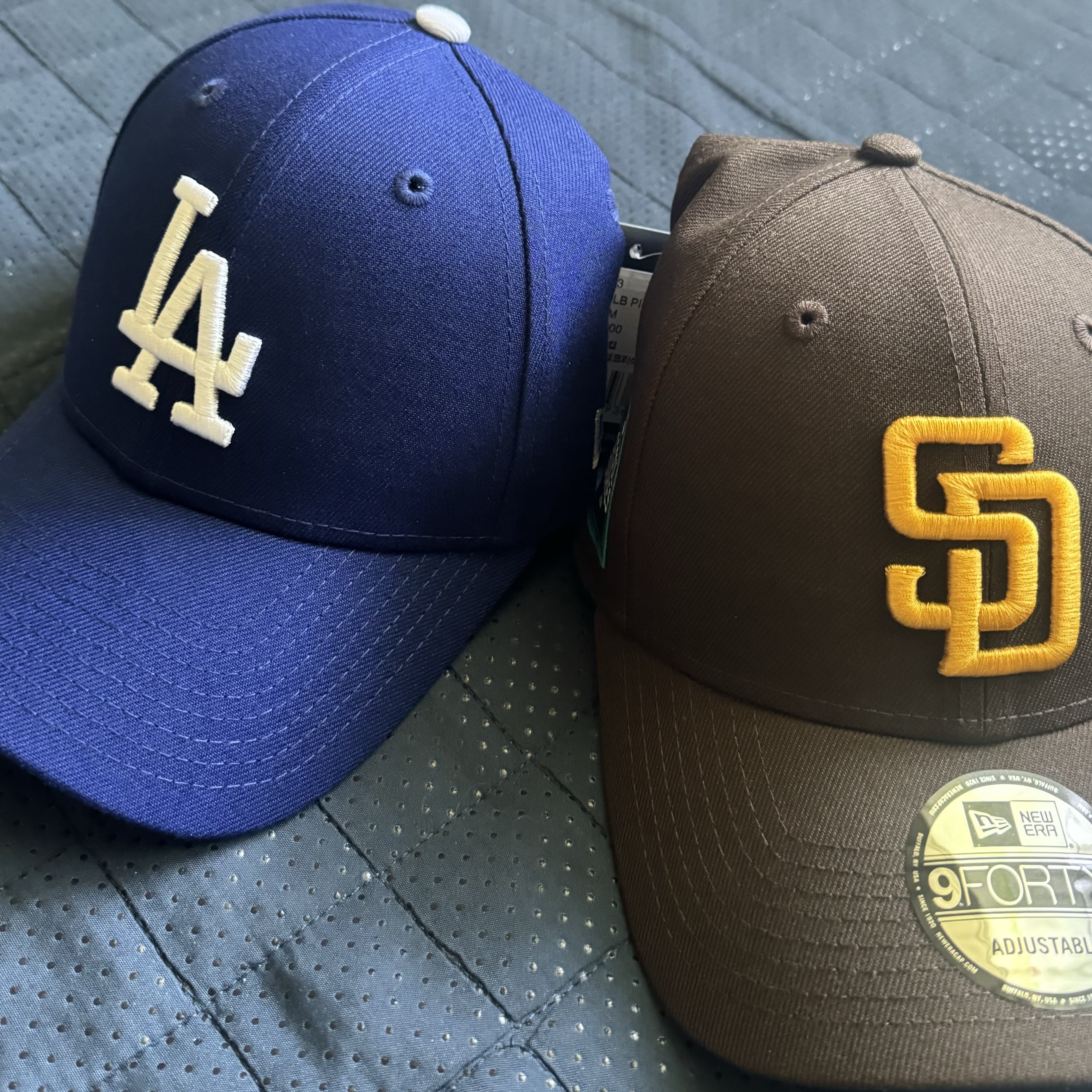 New Era 9Forty MLB Seoul Series LA Dodgers Dark Royal 착용 스타일