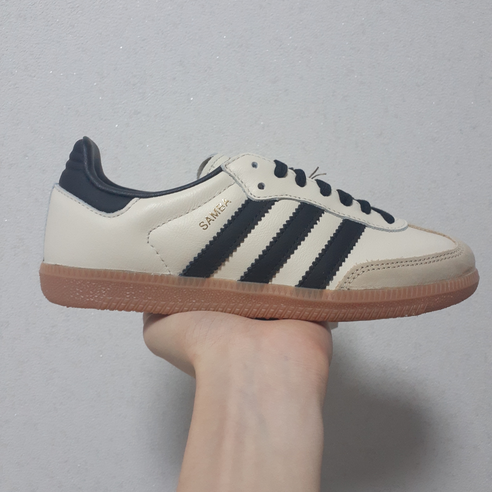 (W) Adidas Samba OG Cream White Core Black 착용 스타일