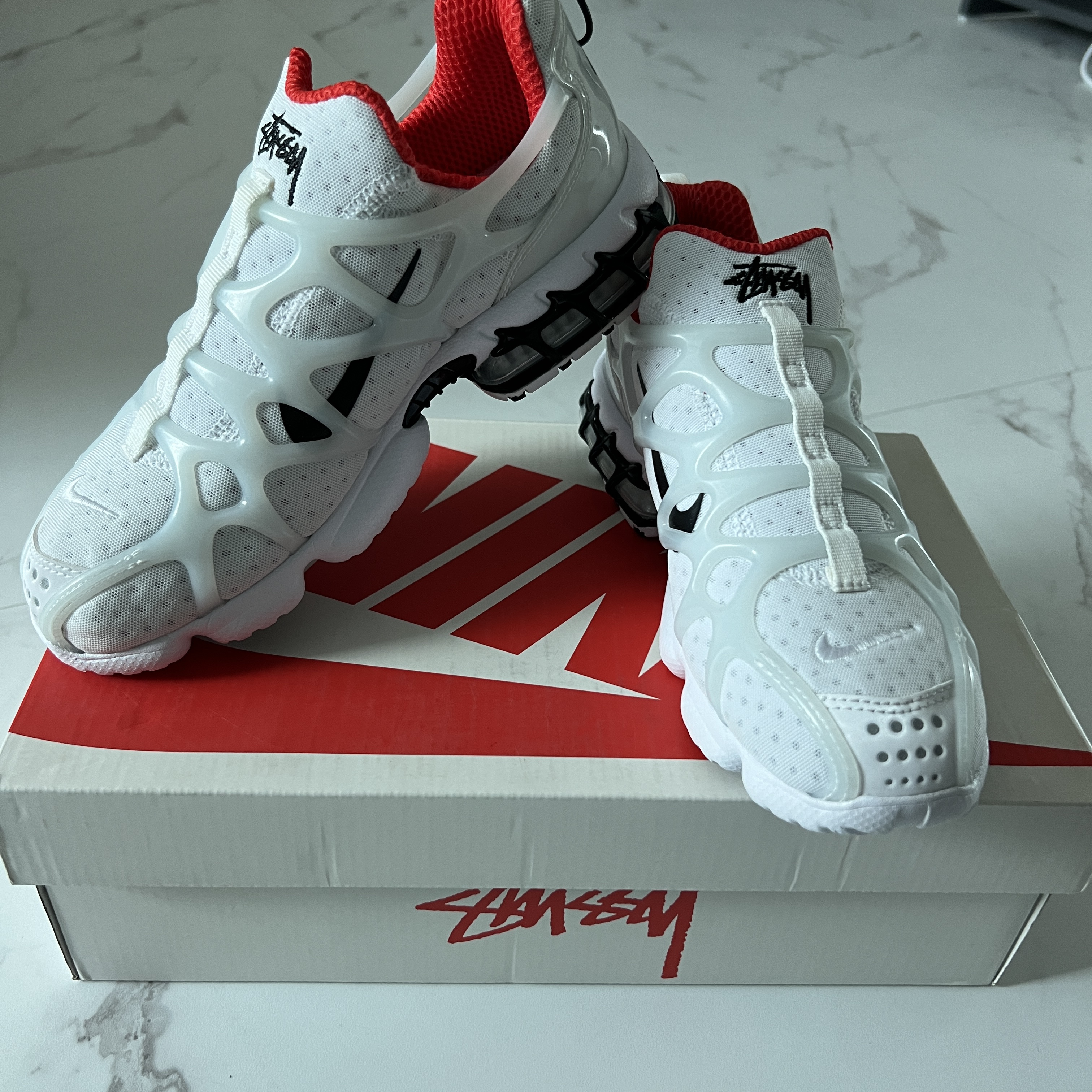Nike x Stussy Air Zoom Spiridon Kukini White 착용 스타일 - 1