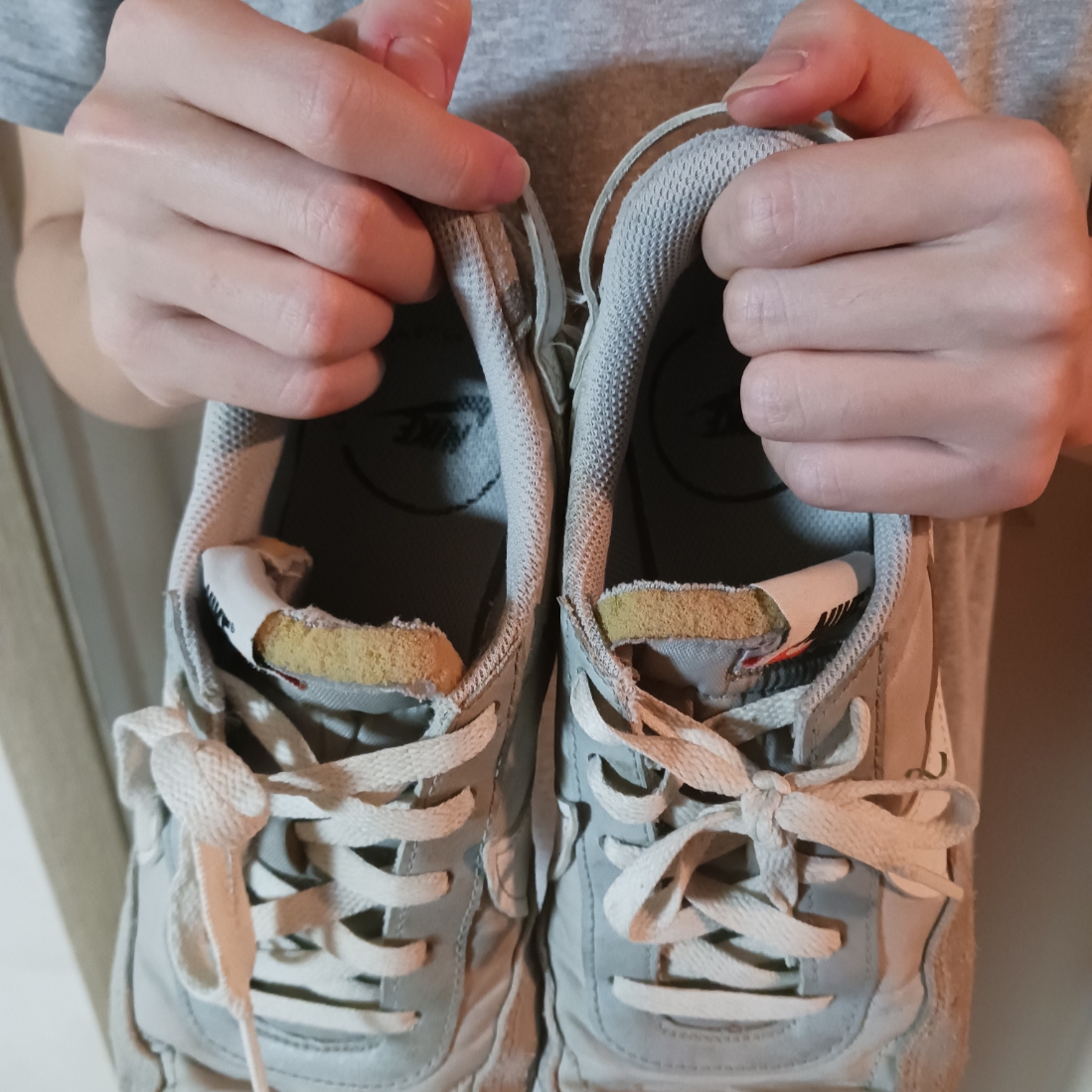Nike Waffle Debut Grey Fog White 착용 스타일 - 2