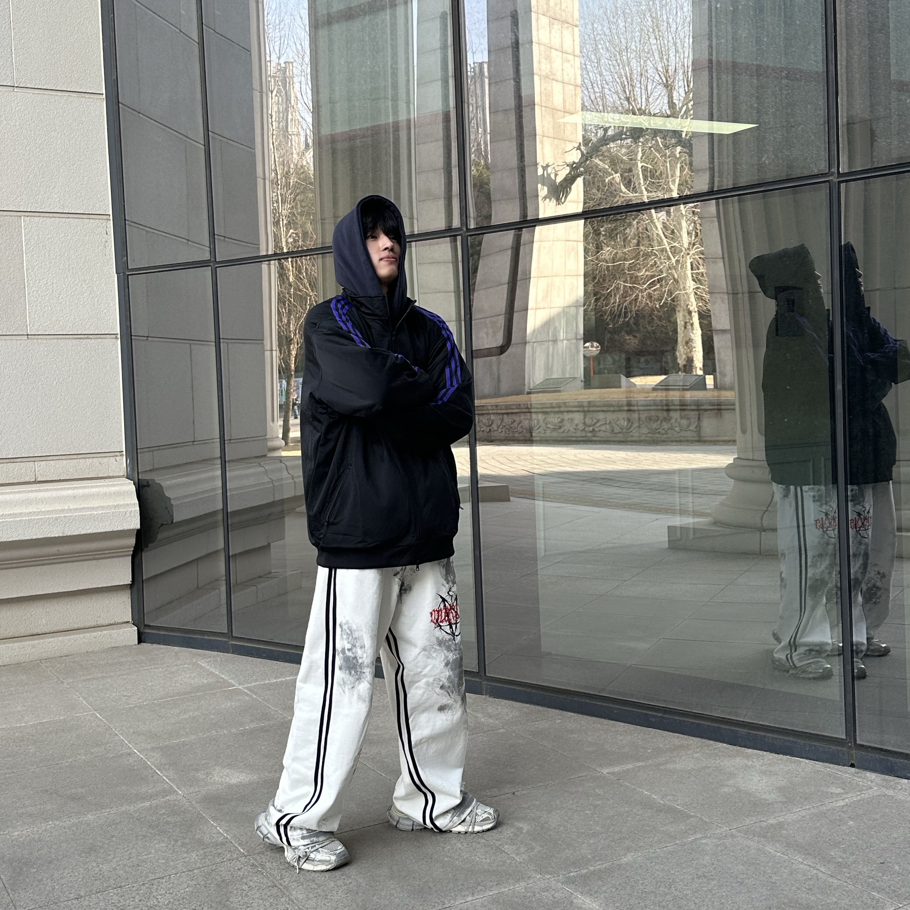 (W) Balenciaga 3XL Sneakers Light Beige, Adidas Beckenbauer Track Top Black Energy Ink - KR Sizing 착용 스타일 - 4