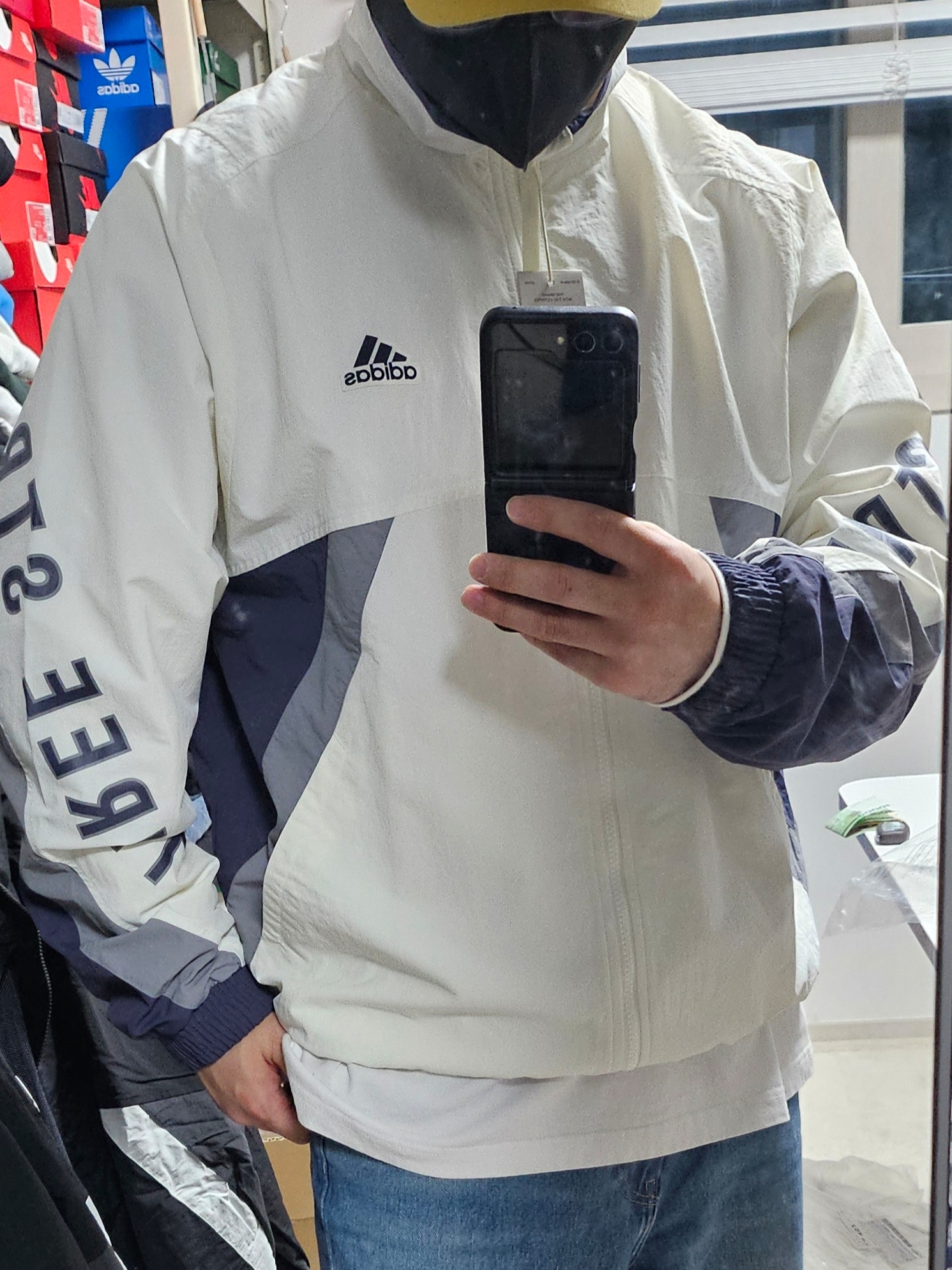 Adidas Word Woven Jacket Off White - KR Sizing 착용 스타일 - 2