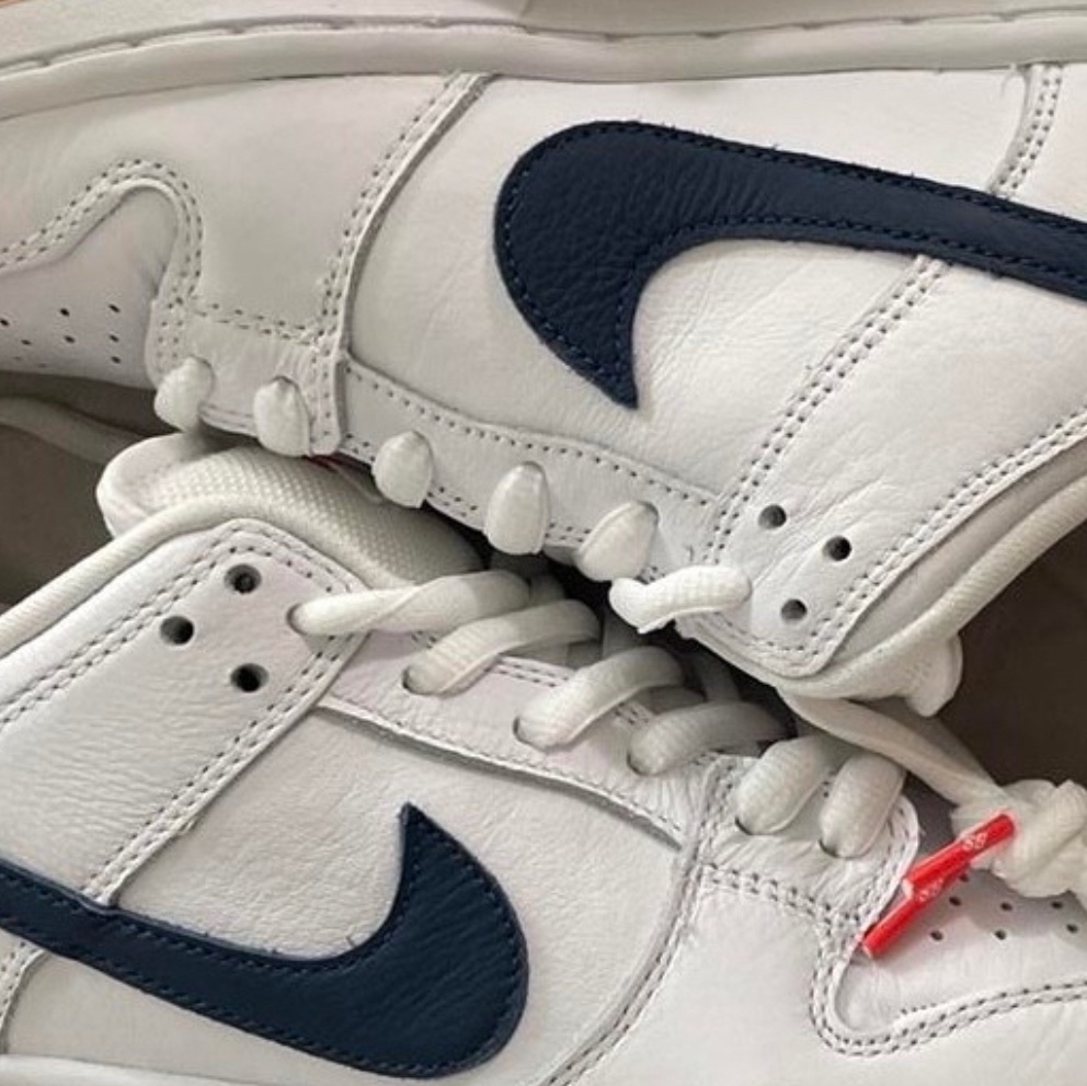 Nike SB Dunk Low Pro ISO Orange Label White Navy 착용 스타일