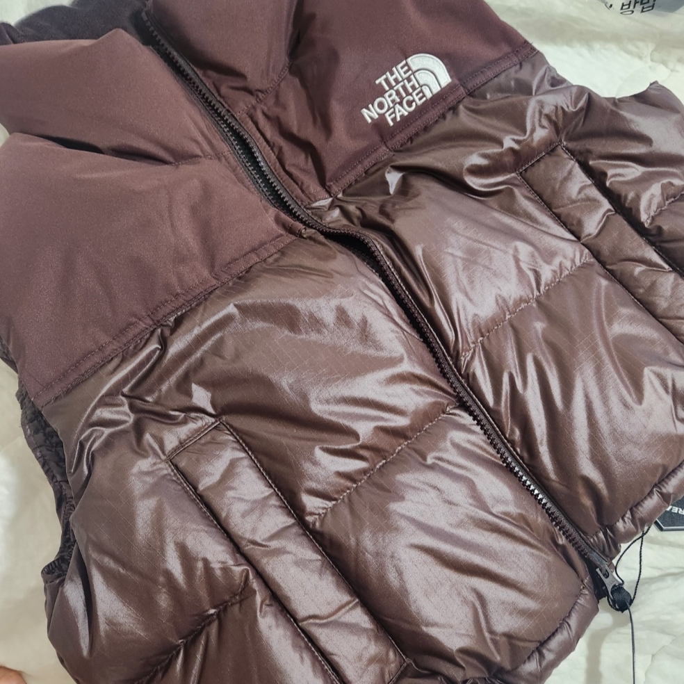 (W) The North Face White Label Novelty Nuptse Down Vest Brown 착용 스타일