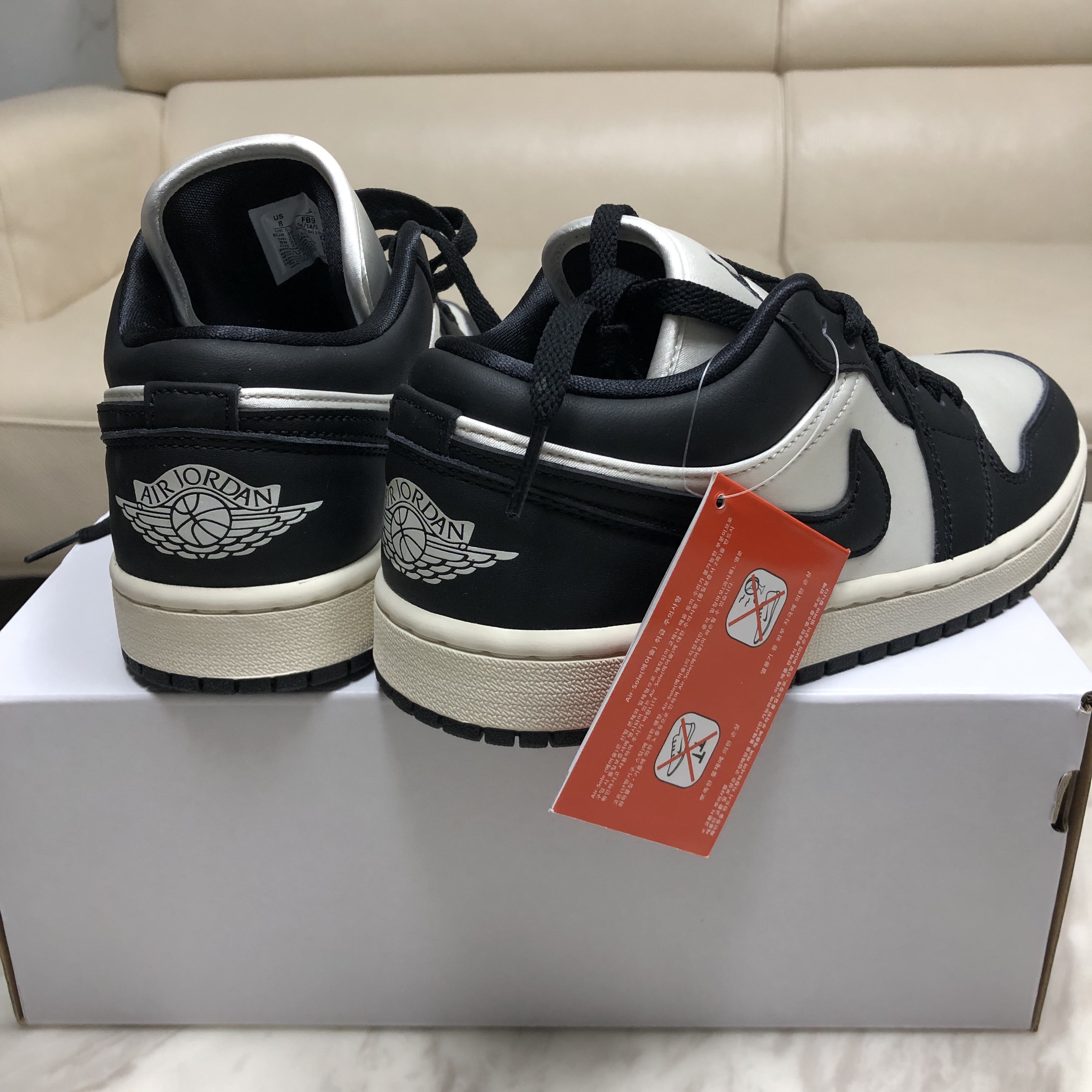 (W) Jordan 1 Low SE Sail Black 착용 스타일 - 2