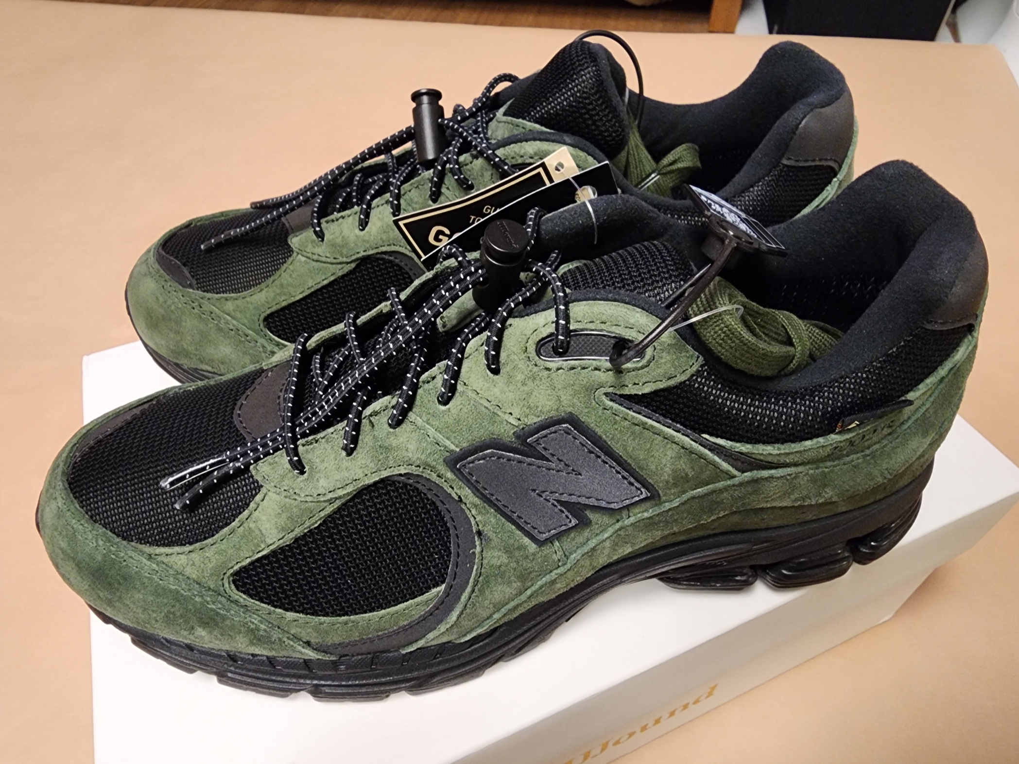 New Balance x JJJJound 2002R Gore-Tex Pine 착용 스타일