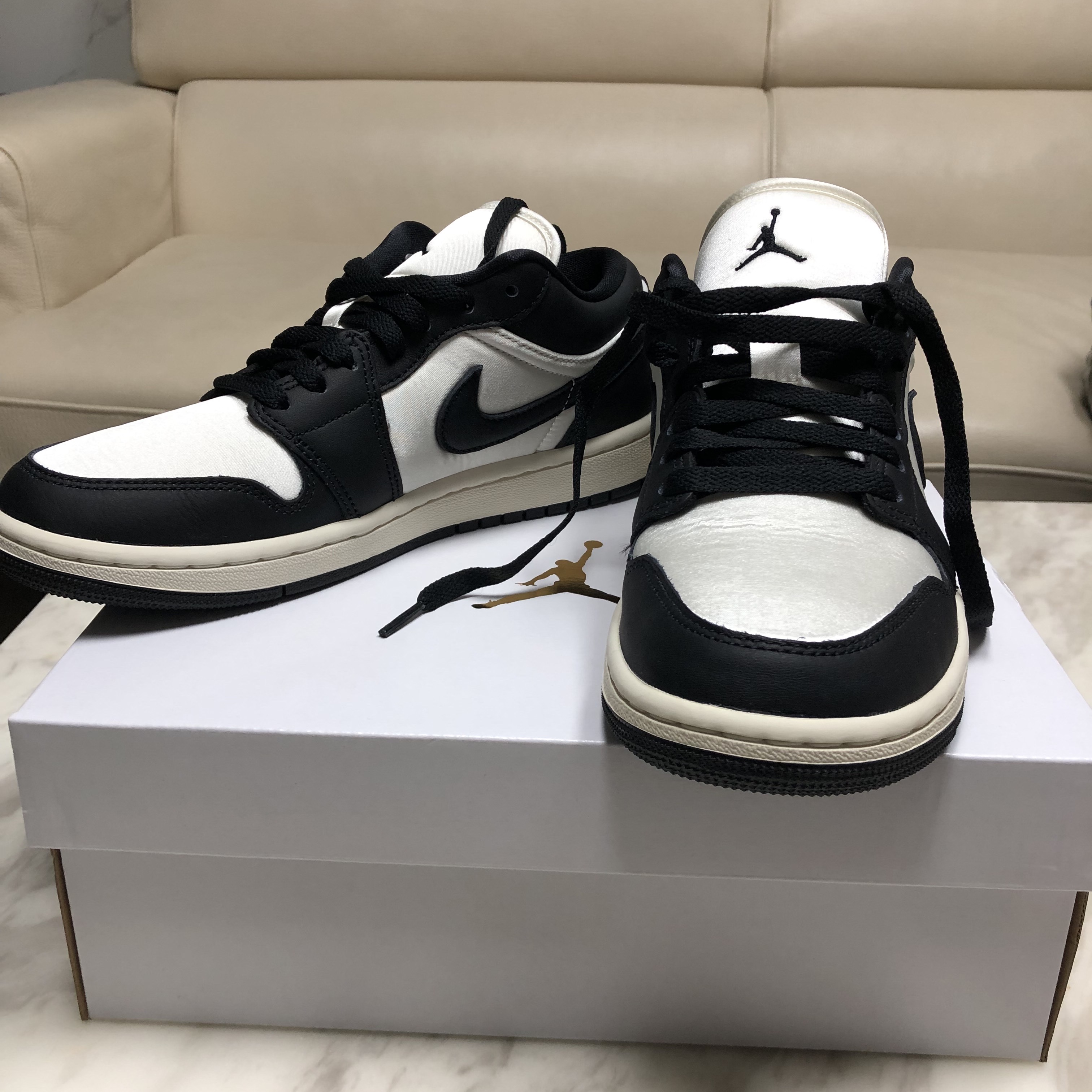 (W) Jordan 1 Low SE Sail Black 착용 스타일 - 3