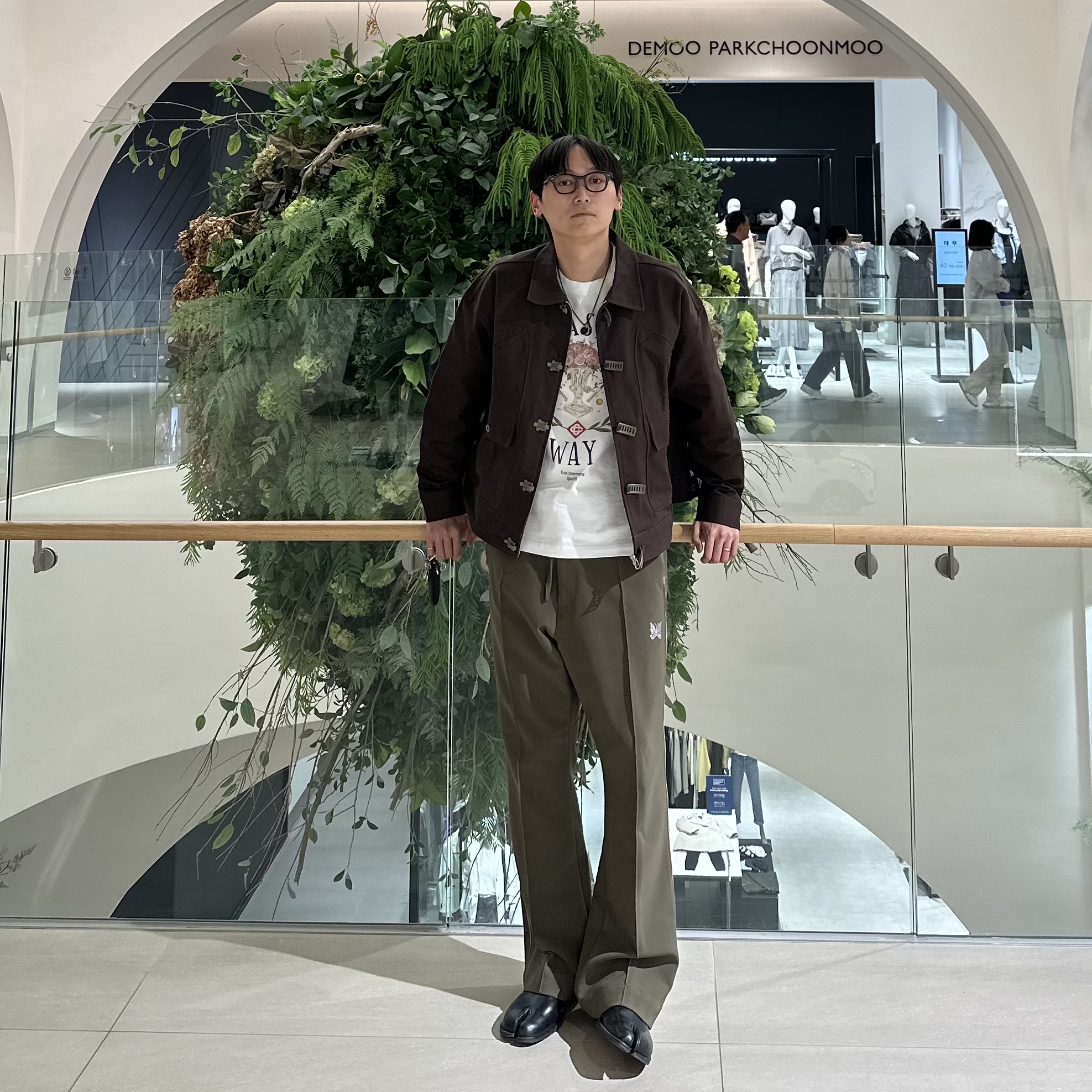 Maison Margiela Tabi Lace-Up Shoes Black, Needles Piping Cowboy Pants Double Cloth Green 착용 스타일 - 4