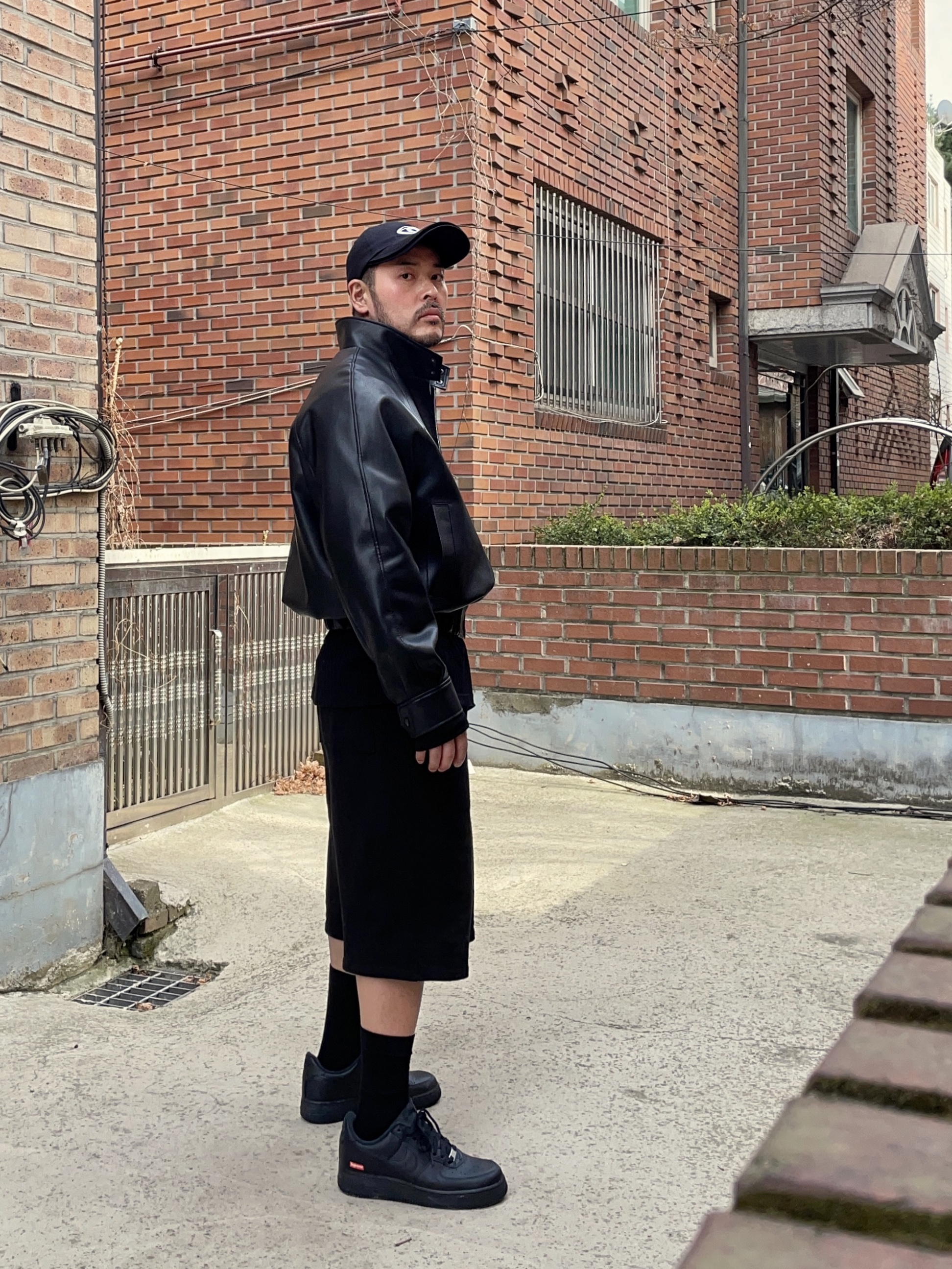 Nike x Supreme Air Force 1 Low Black, Civision by CSC Double Brim Cap Black 착용 스타일 - 2