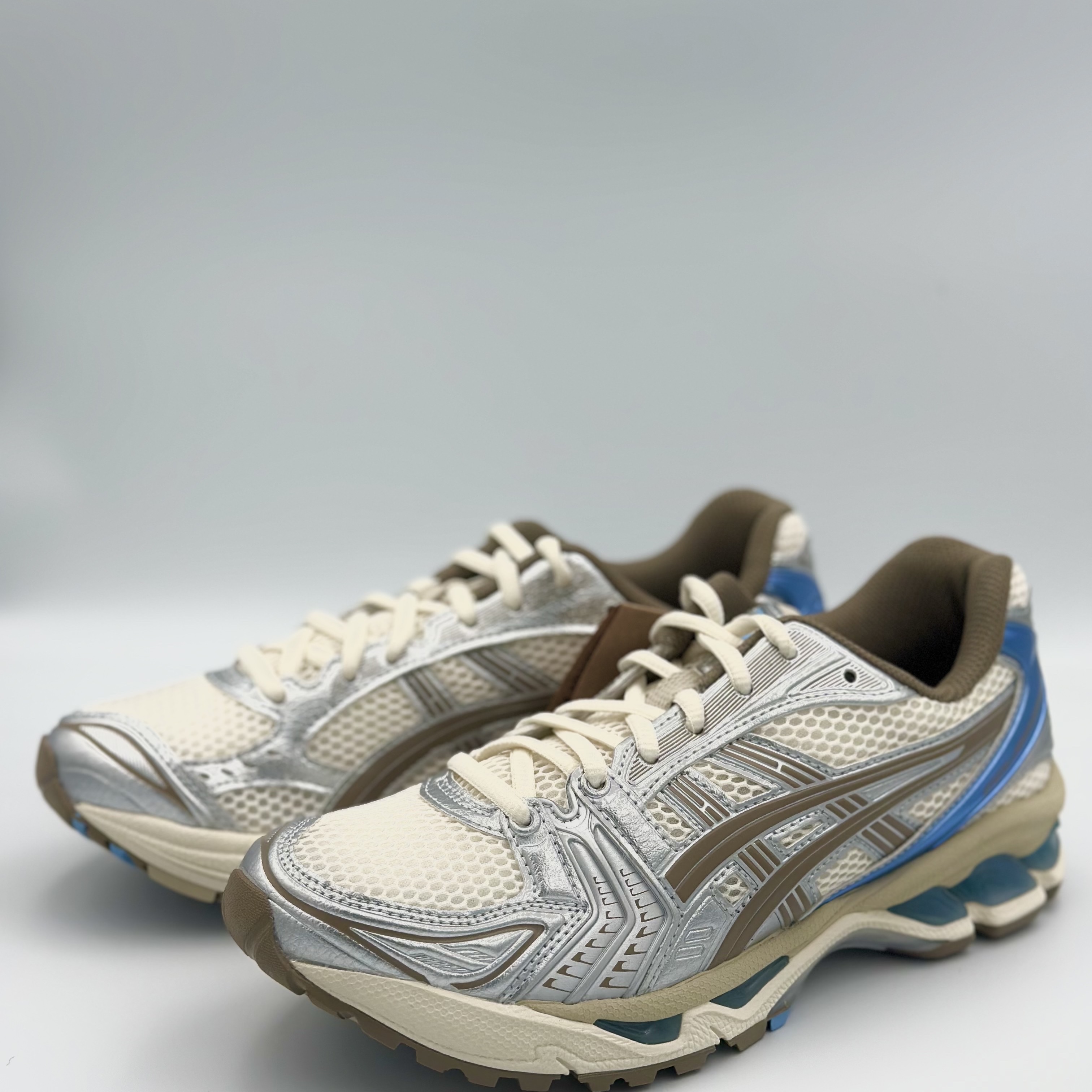 (W) Asics Gel-Kayano 14 Cream Pepper 착용 스타일 - 1