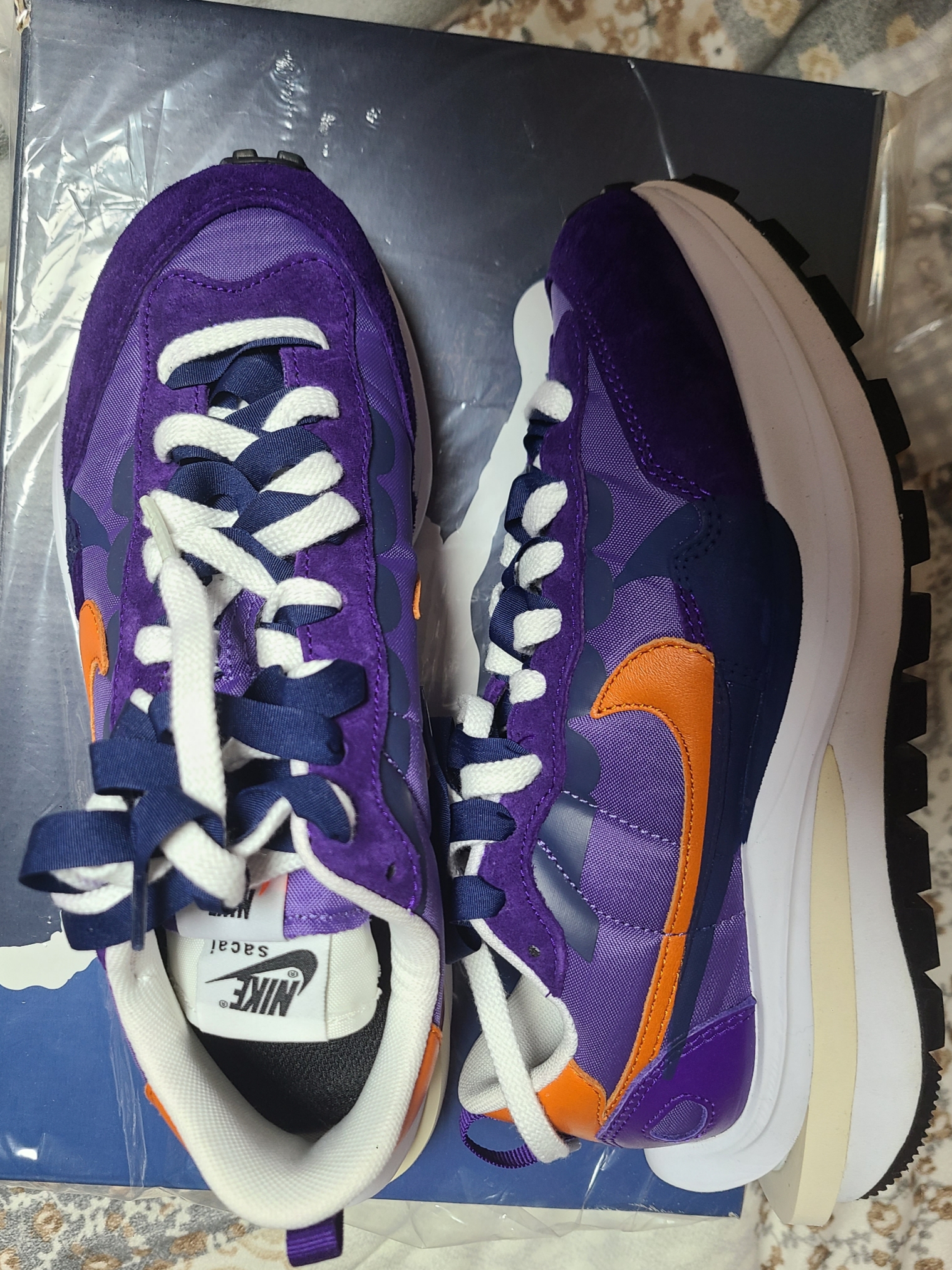Nike x Sacai VaporWaffle Dark Iris 착용 스타일 - 2