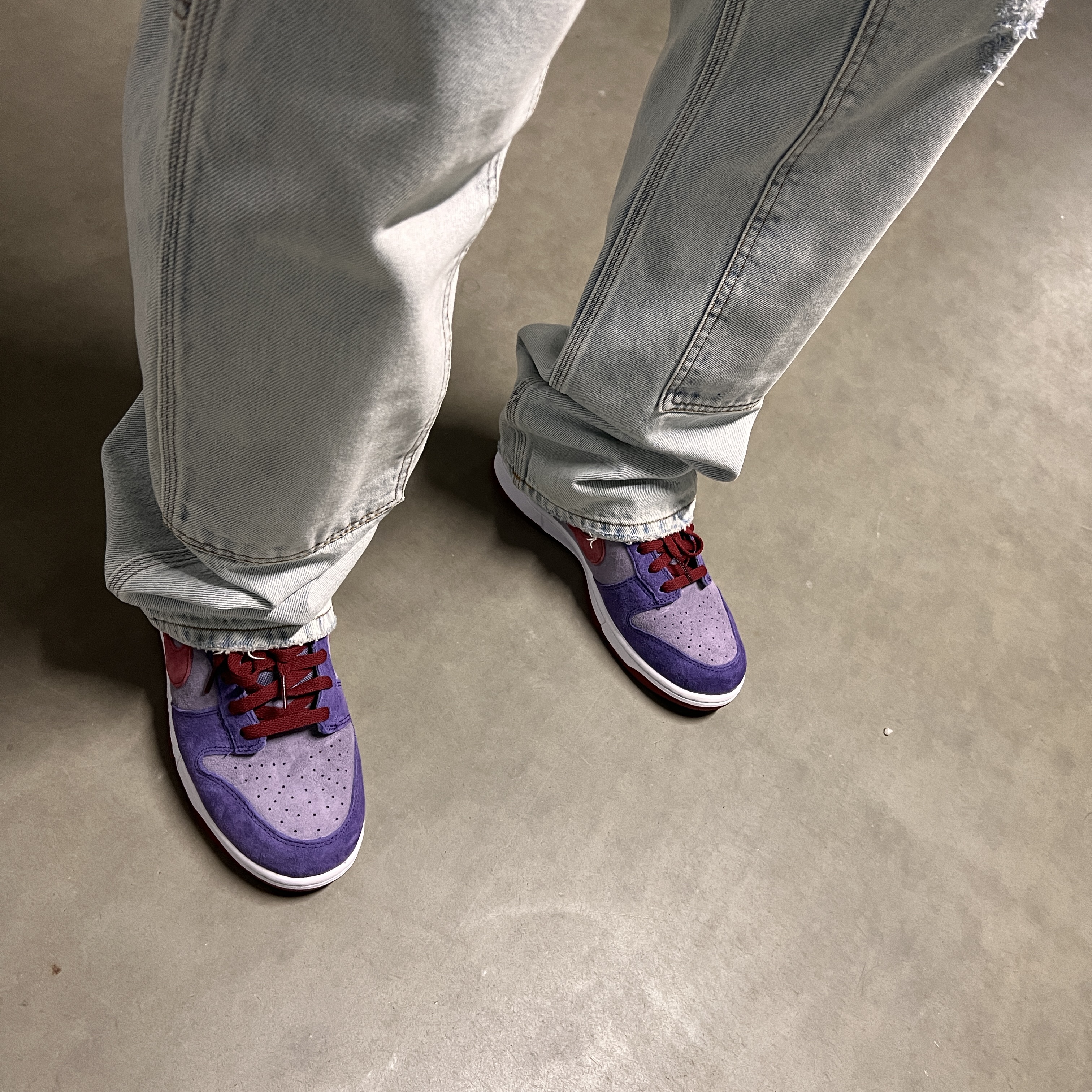 Nike Dunk Low SP Plum 2024, Carhartt WIP Vance Rugby Shirt Cassis 착용 스타일 - 1