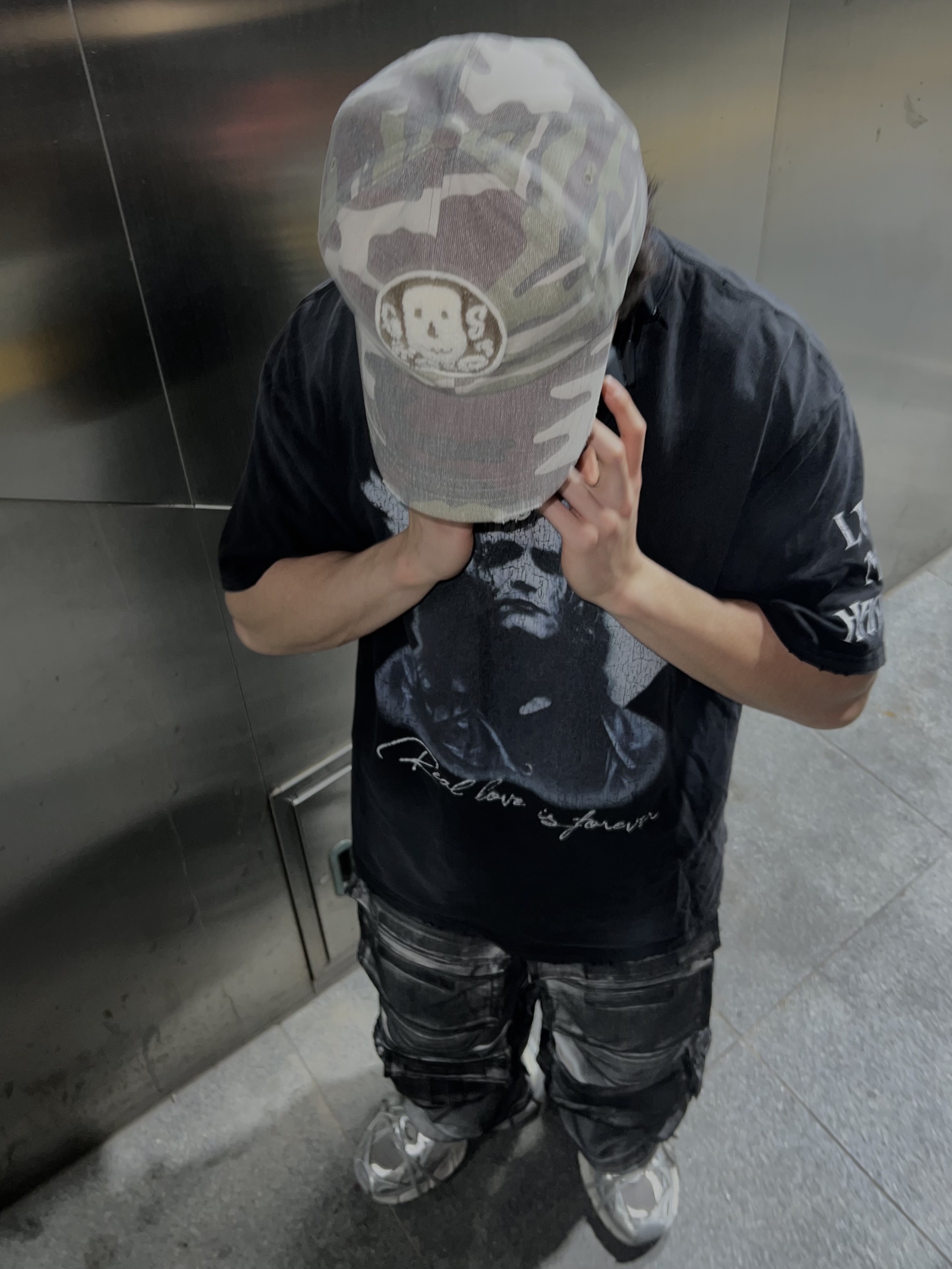 ETCE Ghost Cap Washed Camo, Project G/R Crow Worldtour T-Shirt Washed Black 착용 스타일 - 2