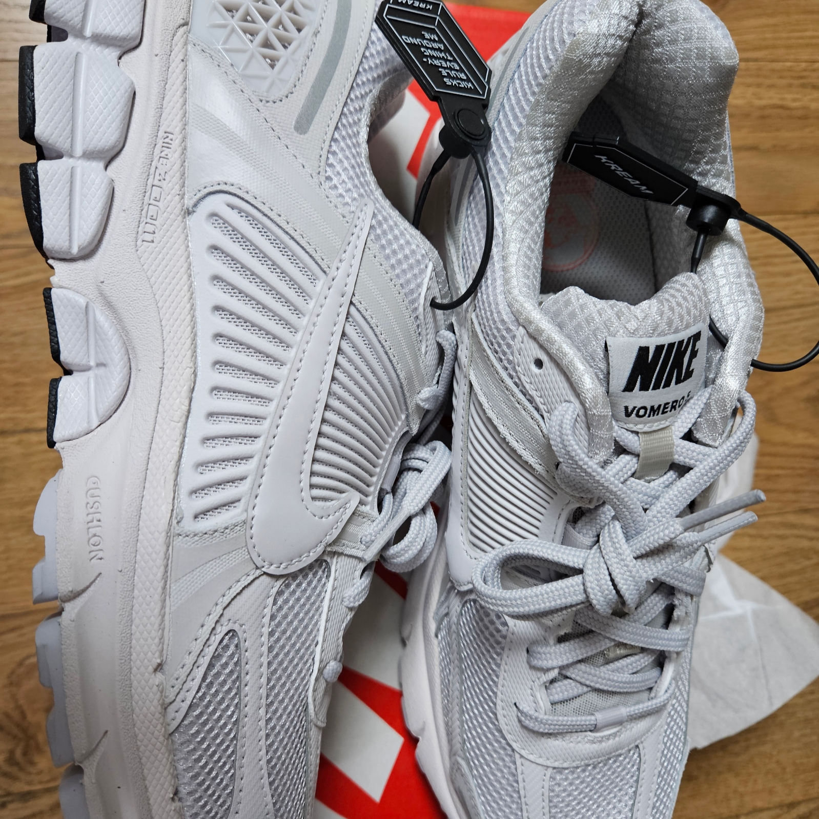 Nike Zoom Vomero 5 SP Vast Grey 2023 착용 스타일 - 3