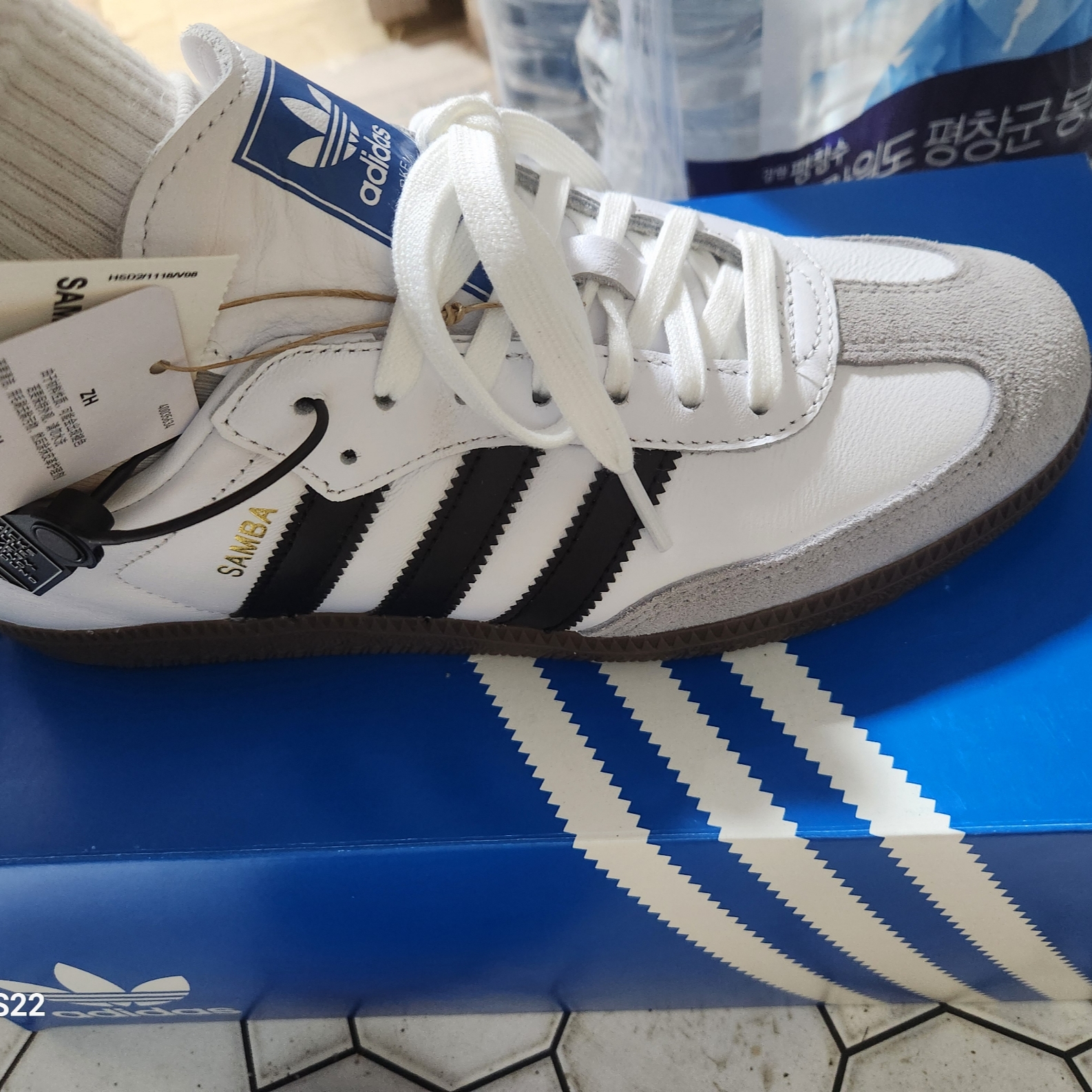 Adidas Samba OG Cloud White 착용 스타일