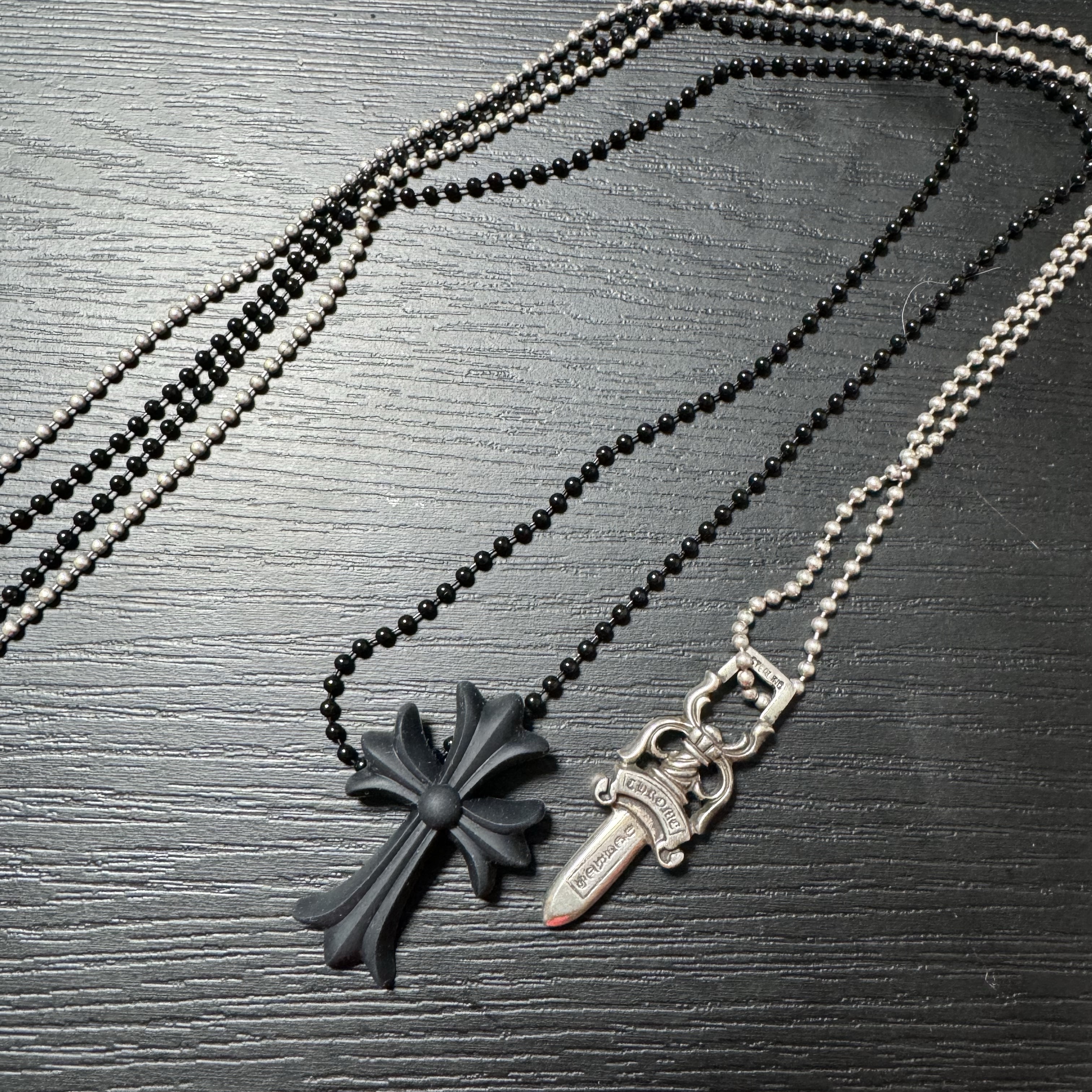 Chrome Hearts Silichrome CH Cross Pendant Black 2022/2023/2025 착용 스타일