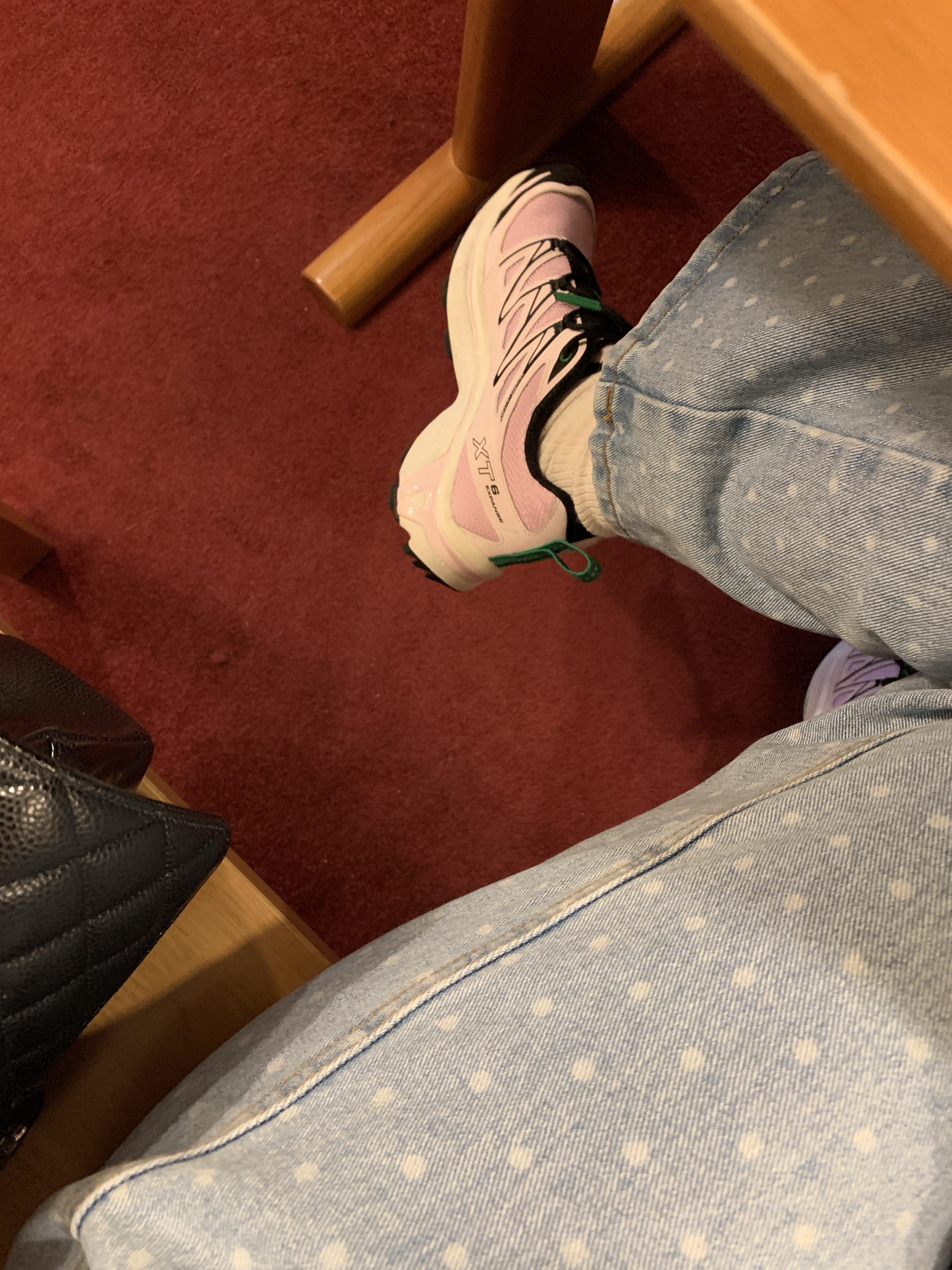 Salomon x Sandy Liang XT-6 Expanse Cradle Pink, Chanel Medium Classic Handbag Lambskin & Silver Black 착용 스타일 - 4
