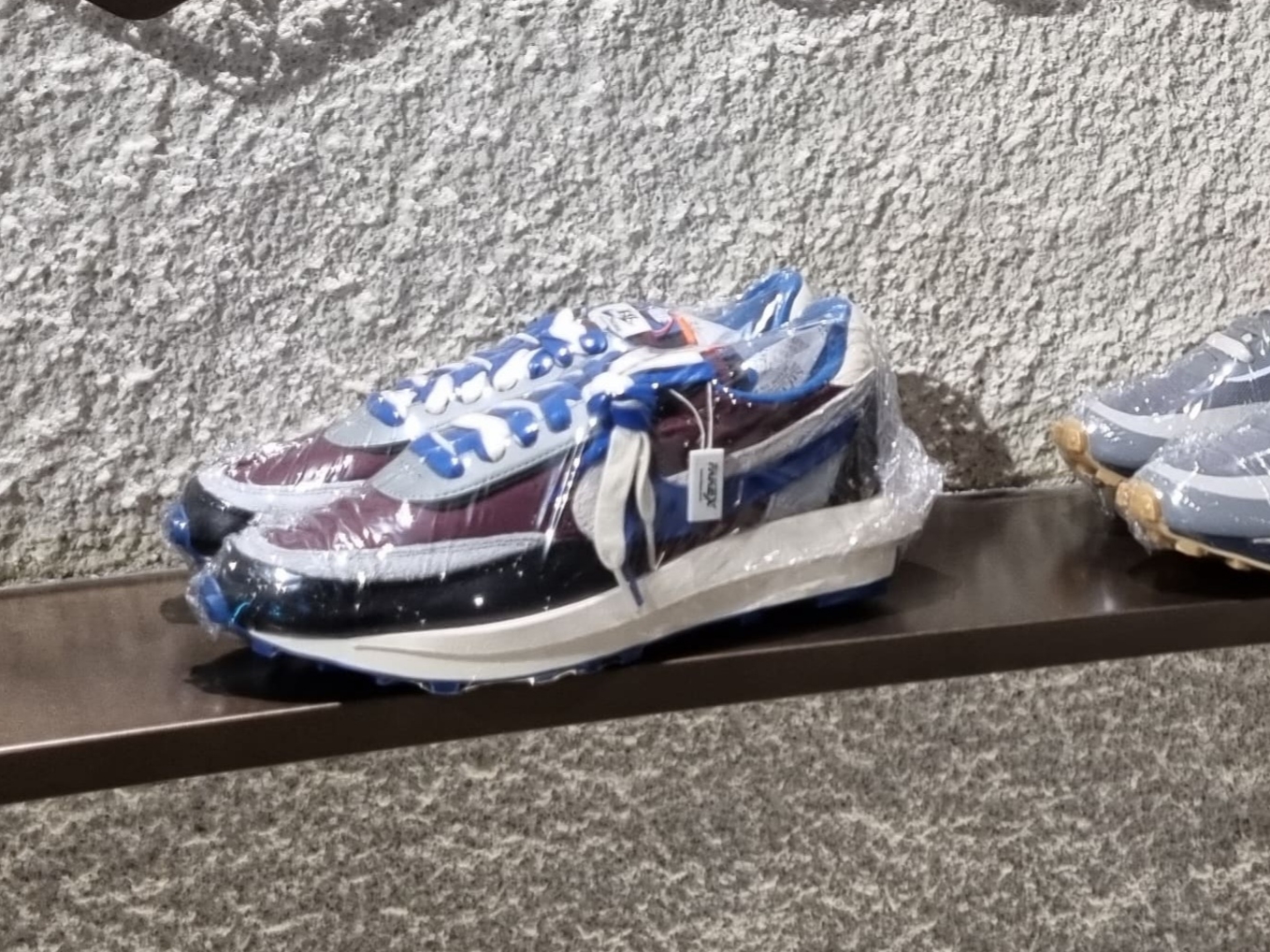 Nike x Sacai x Undercover LDWaffle Night Maroon Team Royal 착용 스타일