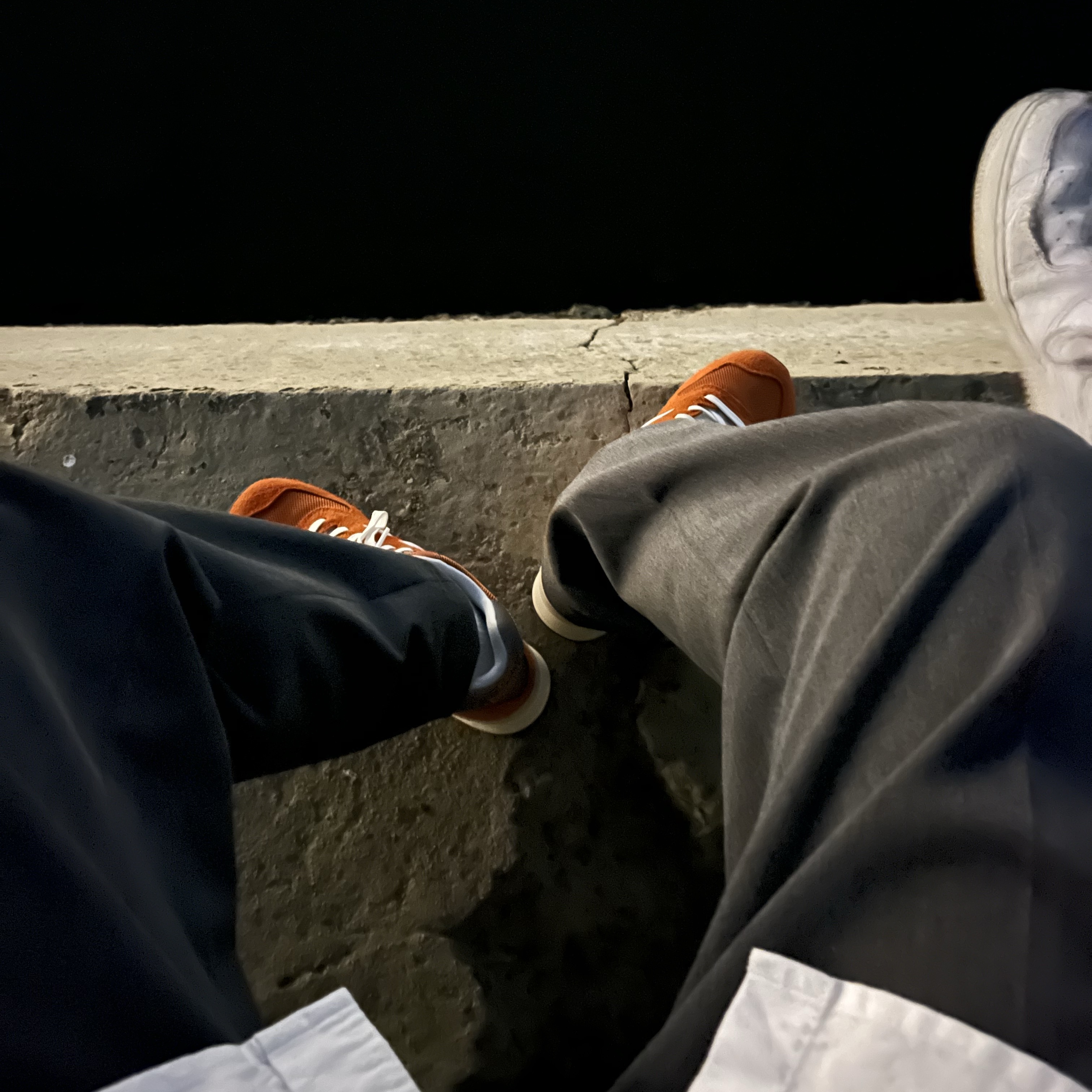 New Balance 574 Heritage Orange Burst White 착용 스타일