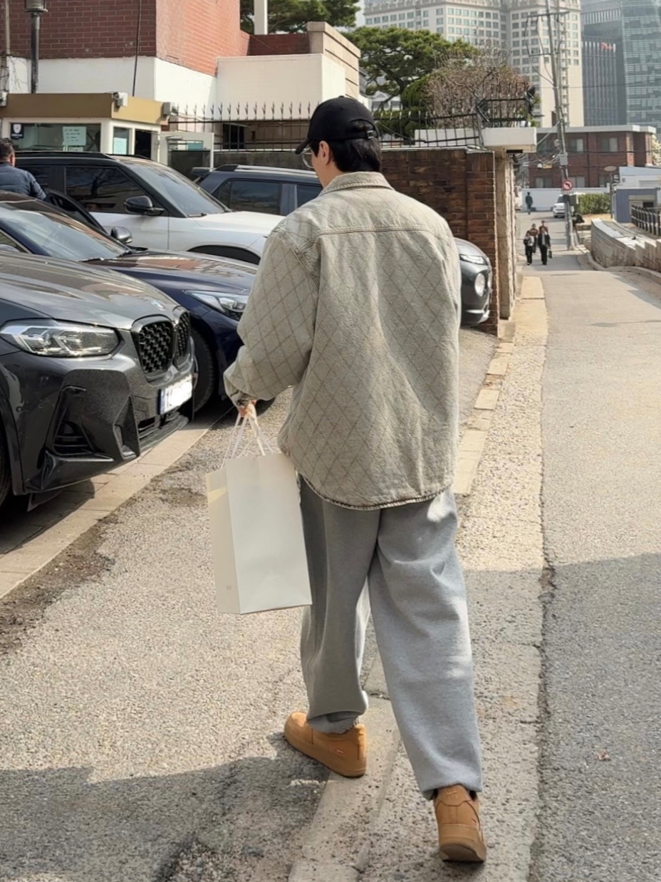 Stussy Quilted Denim Shirt Vintage Wash, Nike x Supreme Air Force 1 Low Flax 착용 스타일 - 3