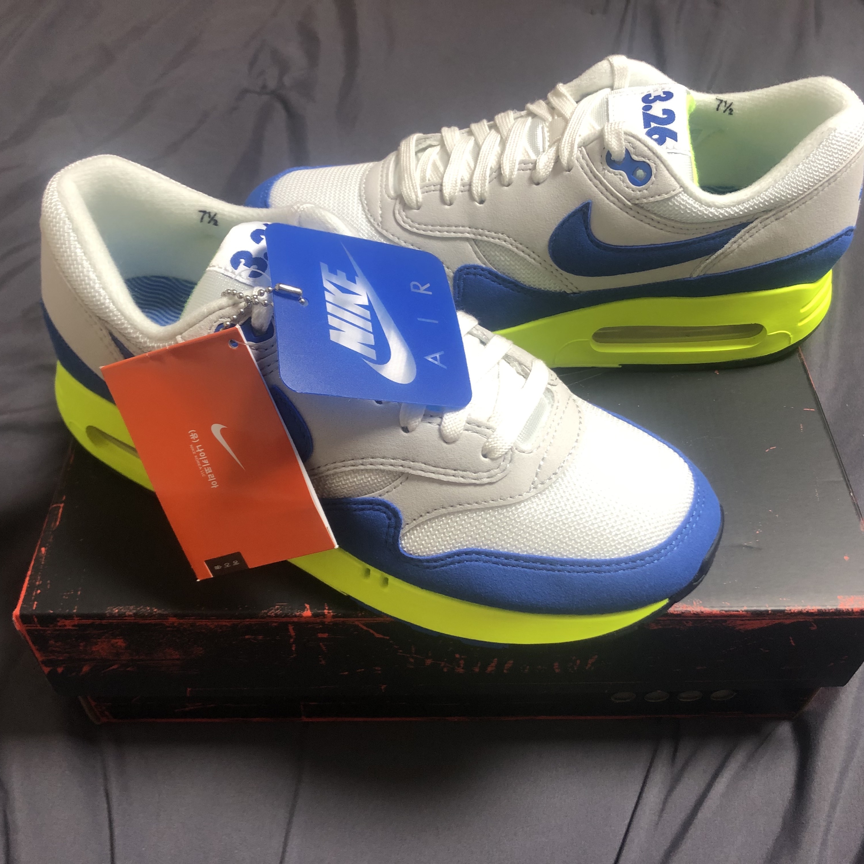 Nike Air Max 1 '86 OG Royal Volt 착용 스타일 - 1