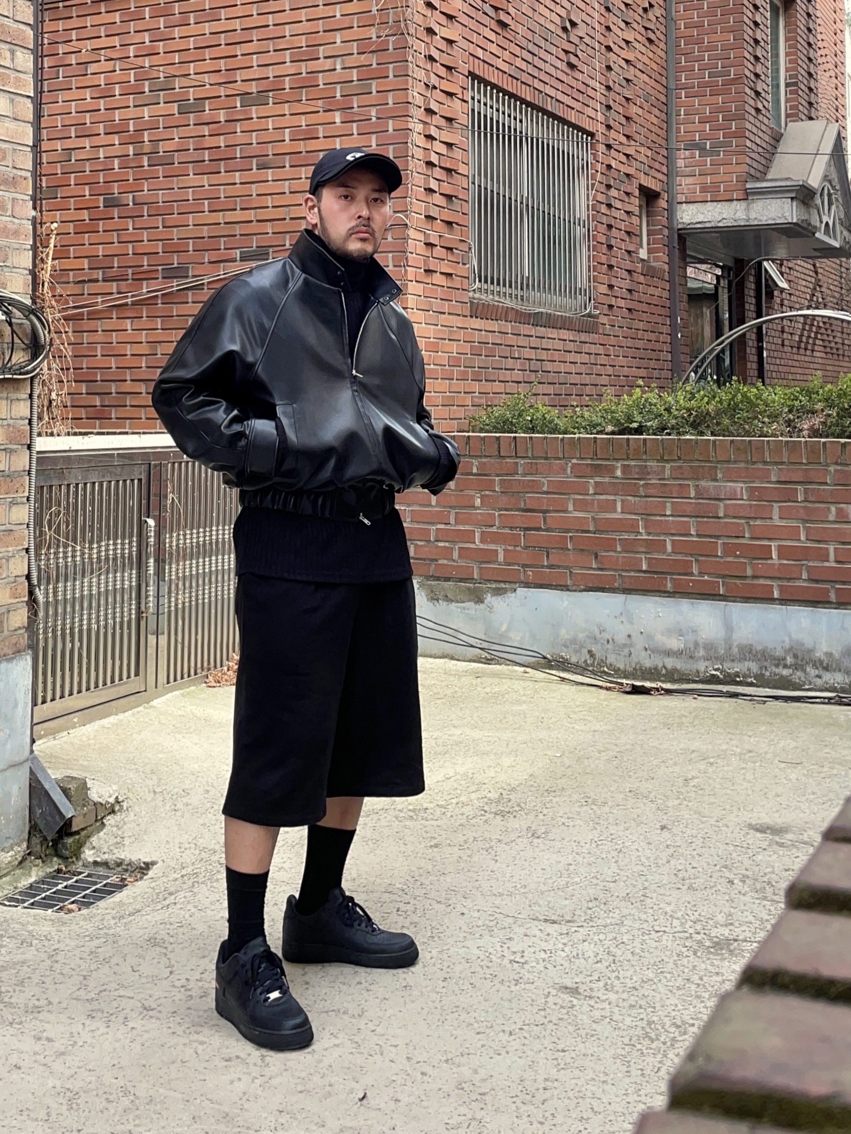 Nike x Supreme Air Force 1 Low Black, Civision by CSC Double Brim Cap Black 착용 스타일 - 1