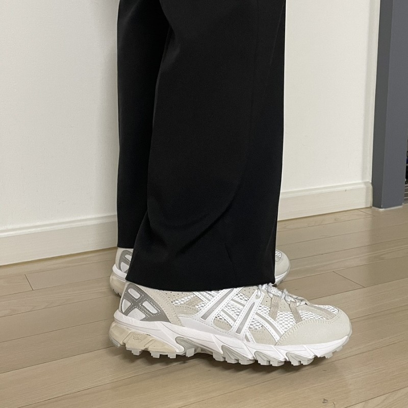 (W) Asics Gel-Sonoma 15-50 White Oatmeal 착용 스타일