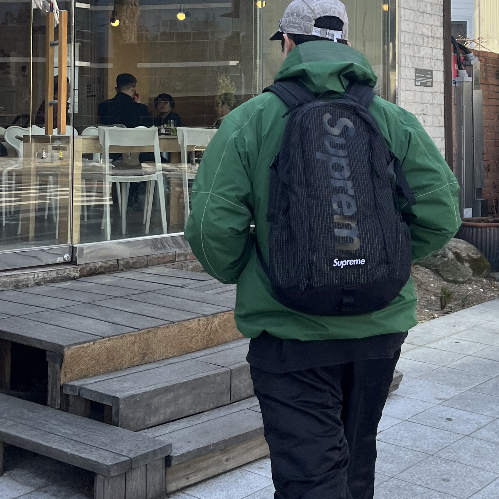 Supreme Backpack Black - 24SS 착용 스타일