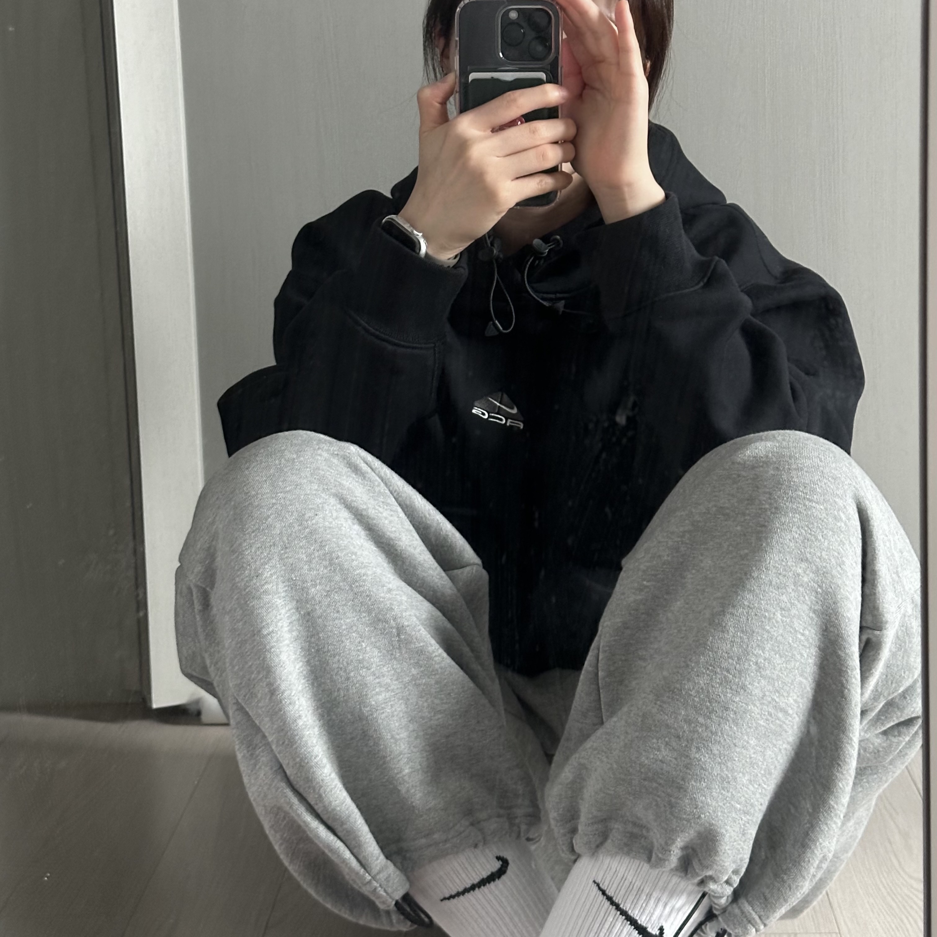 Nike ACG Therma-Fit Fleece Pullover Hoodie Black Anthracite - Asia 착용 스타일