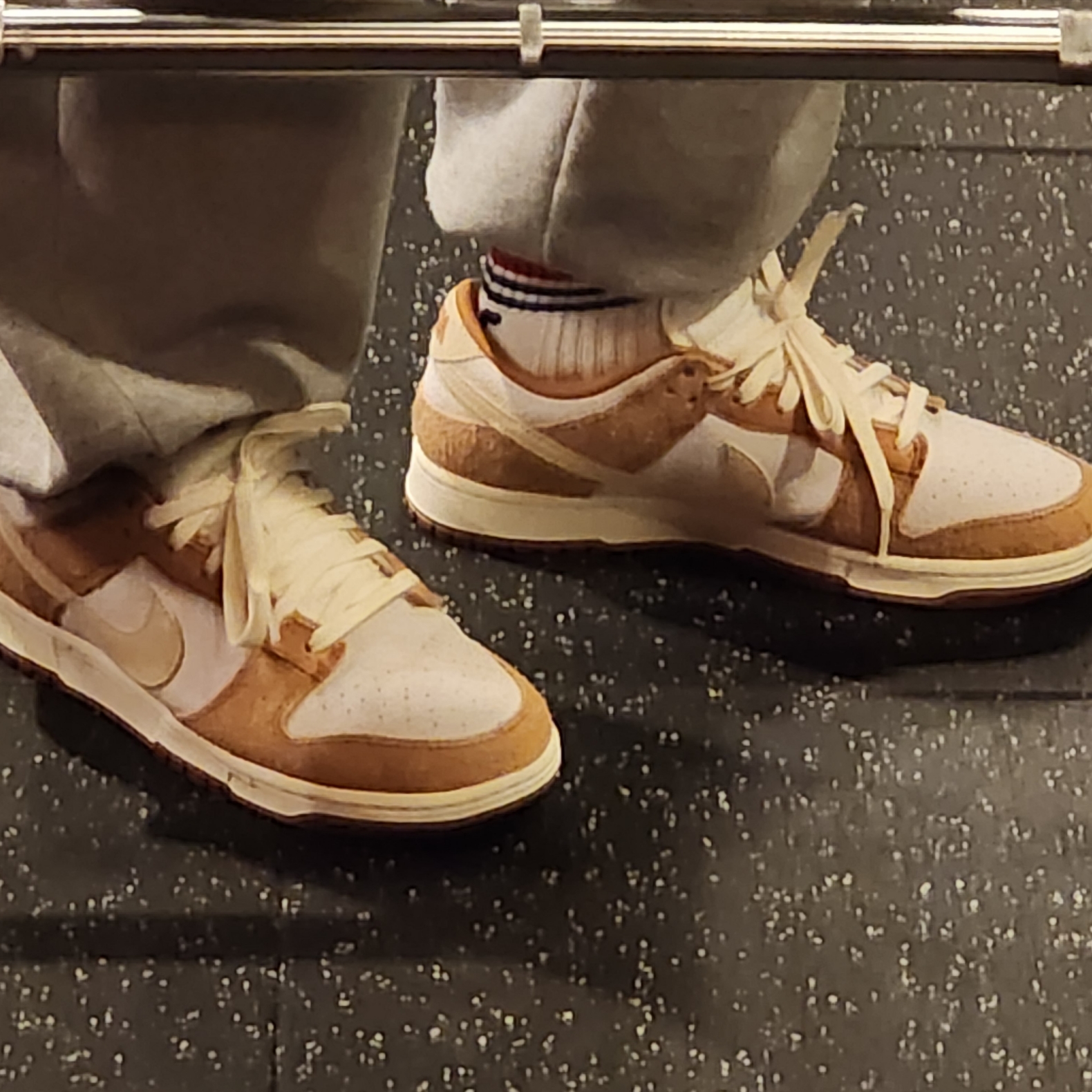 Nike Dunk Low Pro Premium Medium Curry 착용 스타일
