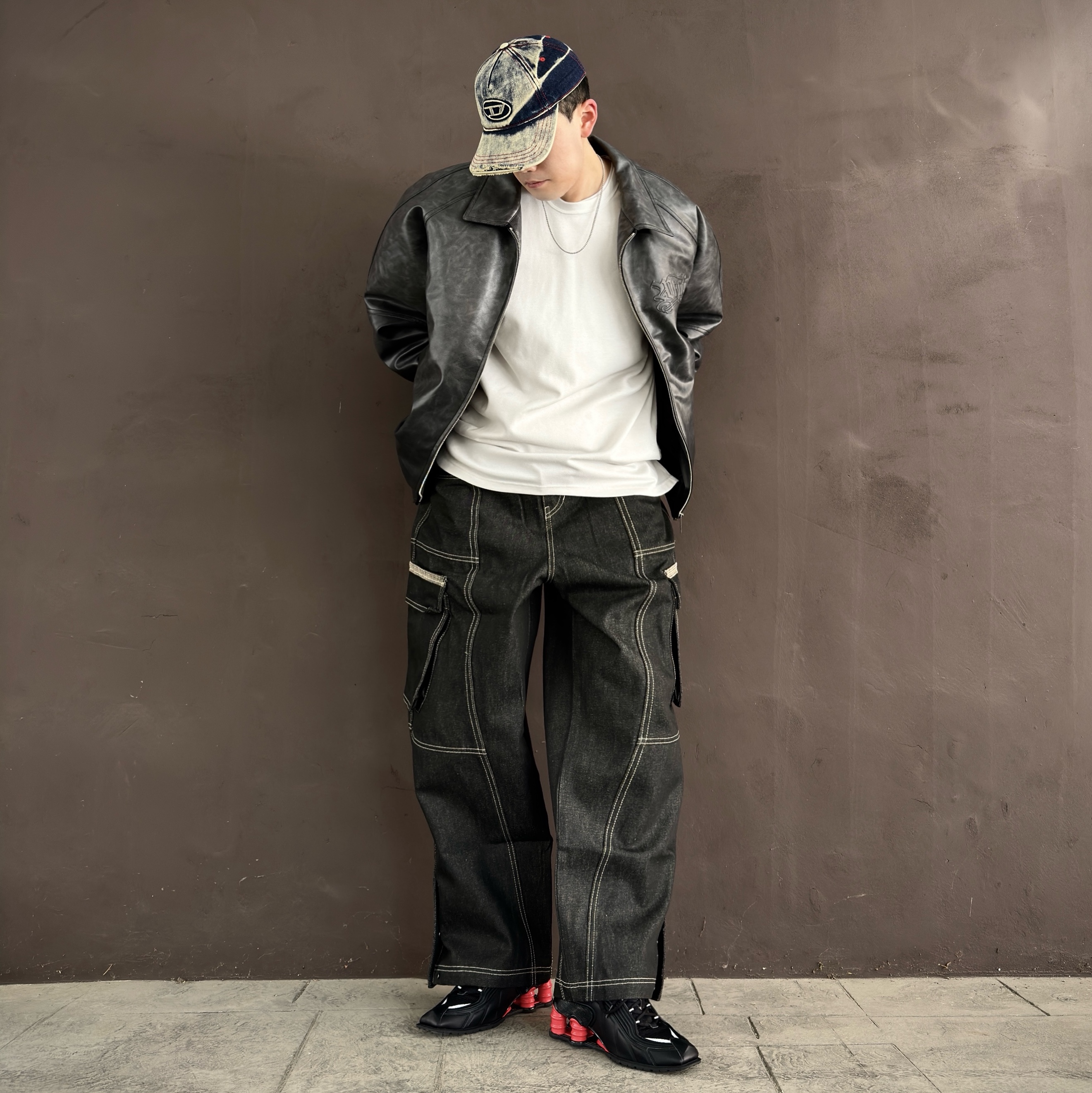 Nike x Martine Rose Shox MR4 Black, Diesel C-Seymon Treated Denim Baseball Cap Blue White 착용 스타일 - 2